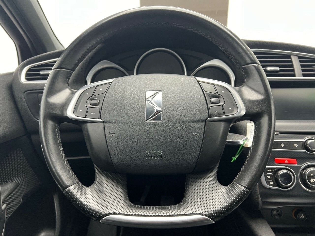DS DS 4 1.6 E-HDI 115BHP STYLE 114CV 5P - foto 14