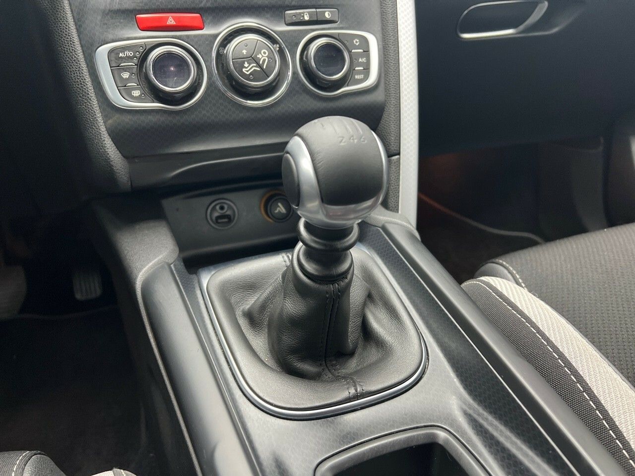 DS DS 4 1.6 E-HDI 115BHP STYLE 114CV 5P - foto 19