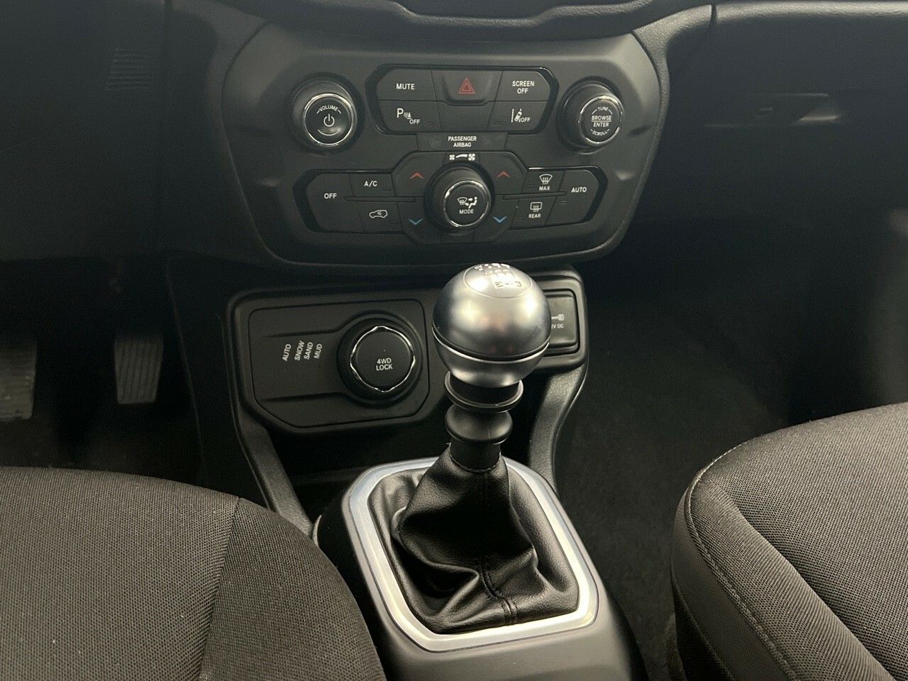 Jeep Renegade 2.0 MJET NIGHT EAGLE AWD 140CV 5P - foto 20