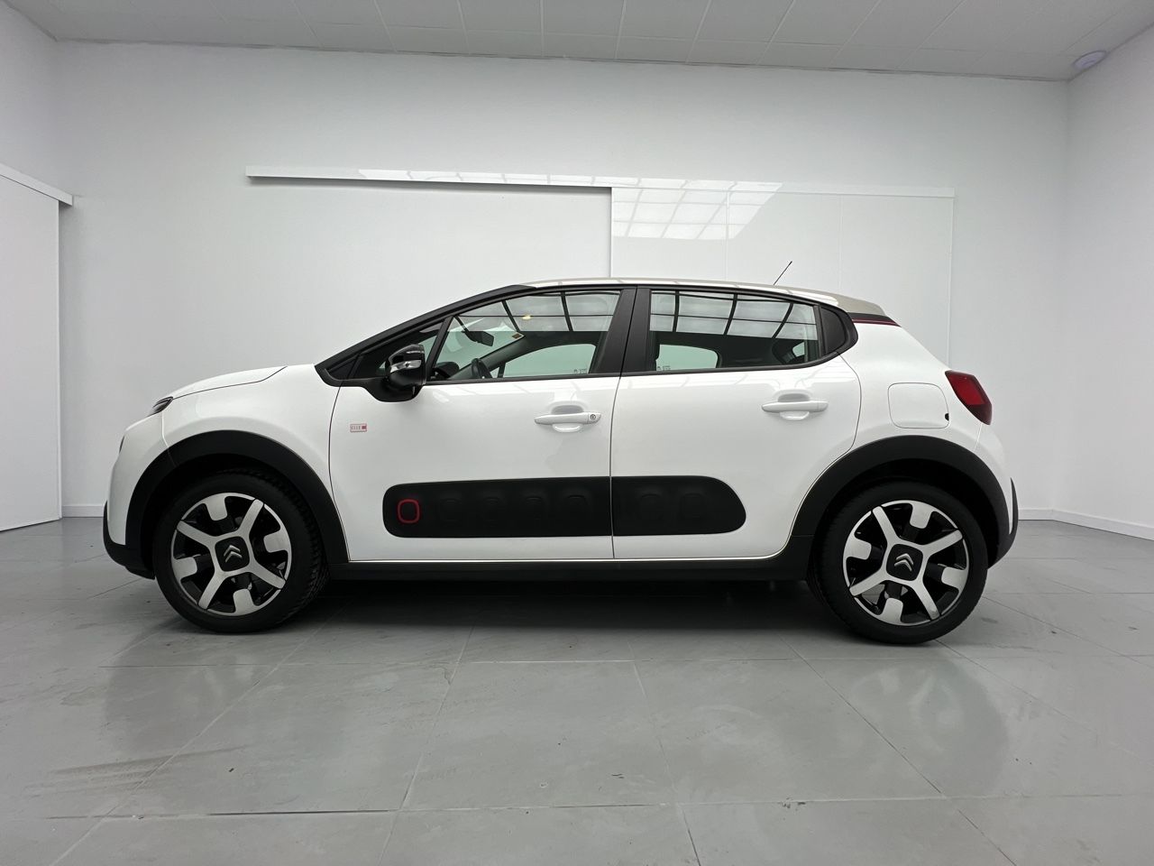 Citroën C3 1.2 PURETECH ELLE 82CV 5P - foto 4