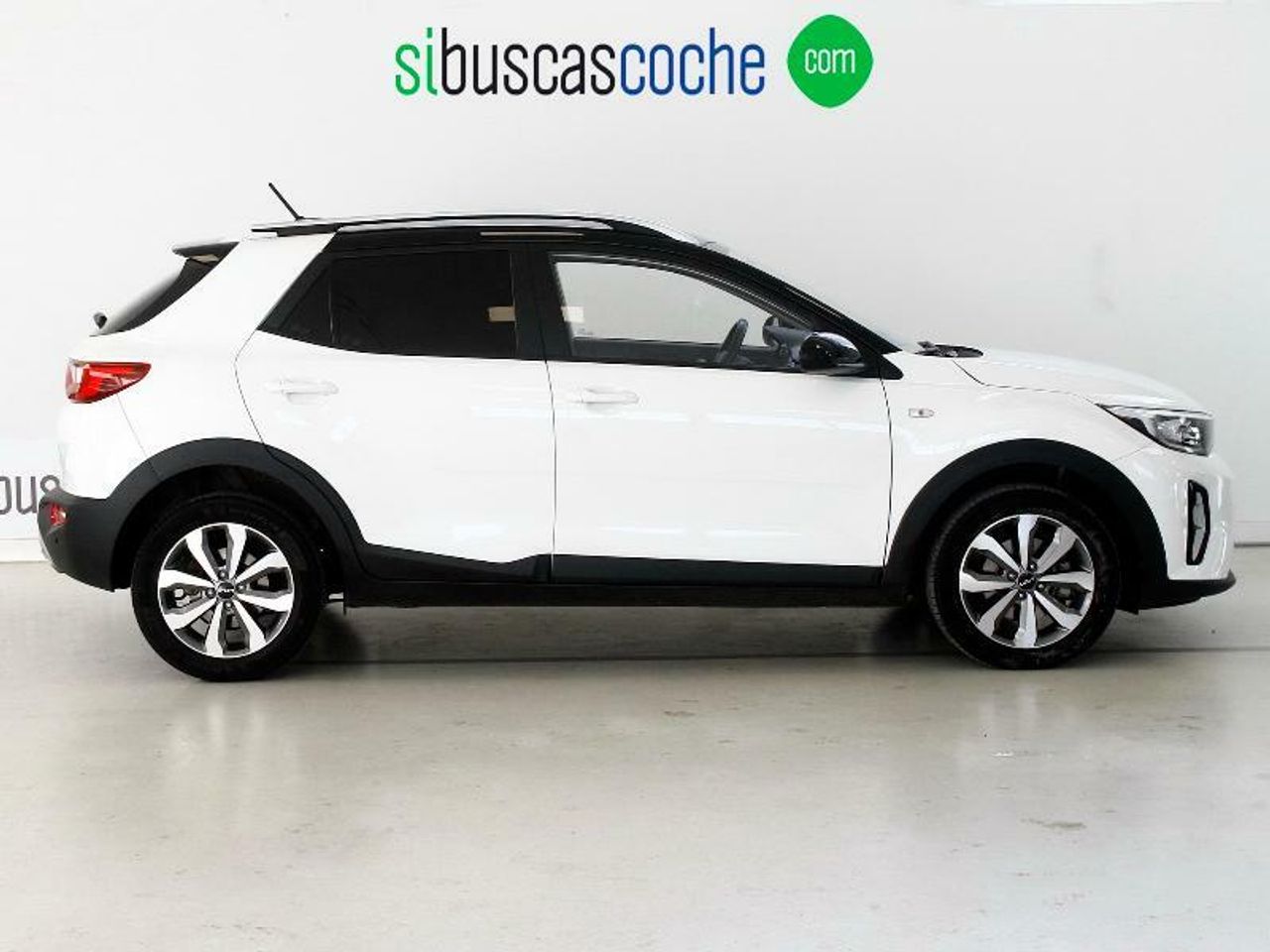 kia stonic 2022 / foto grande (3)