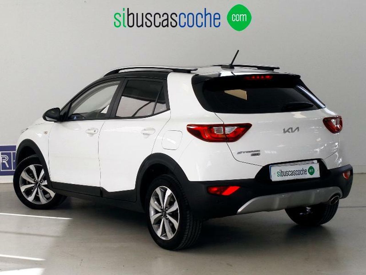 kia stonic 2022 / foto grande (2)