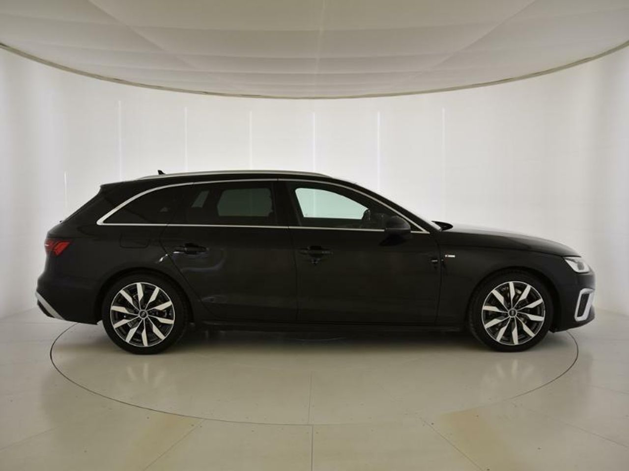 audi a4 2024 / foto grande (3)