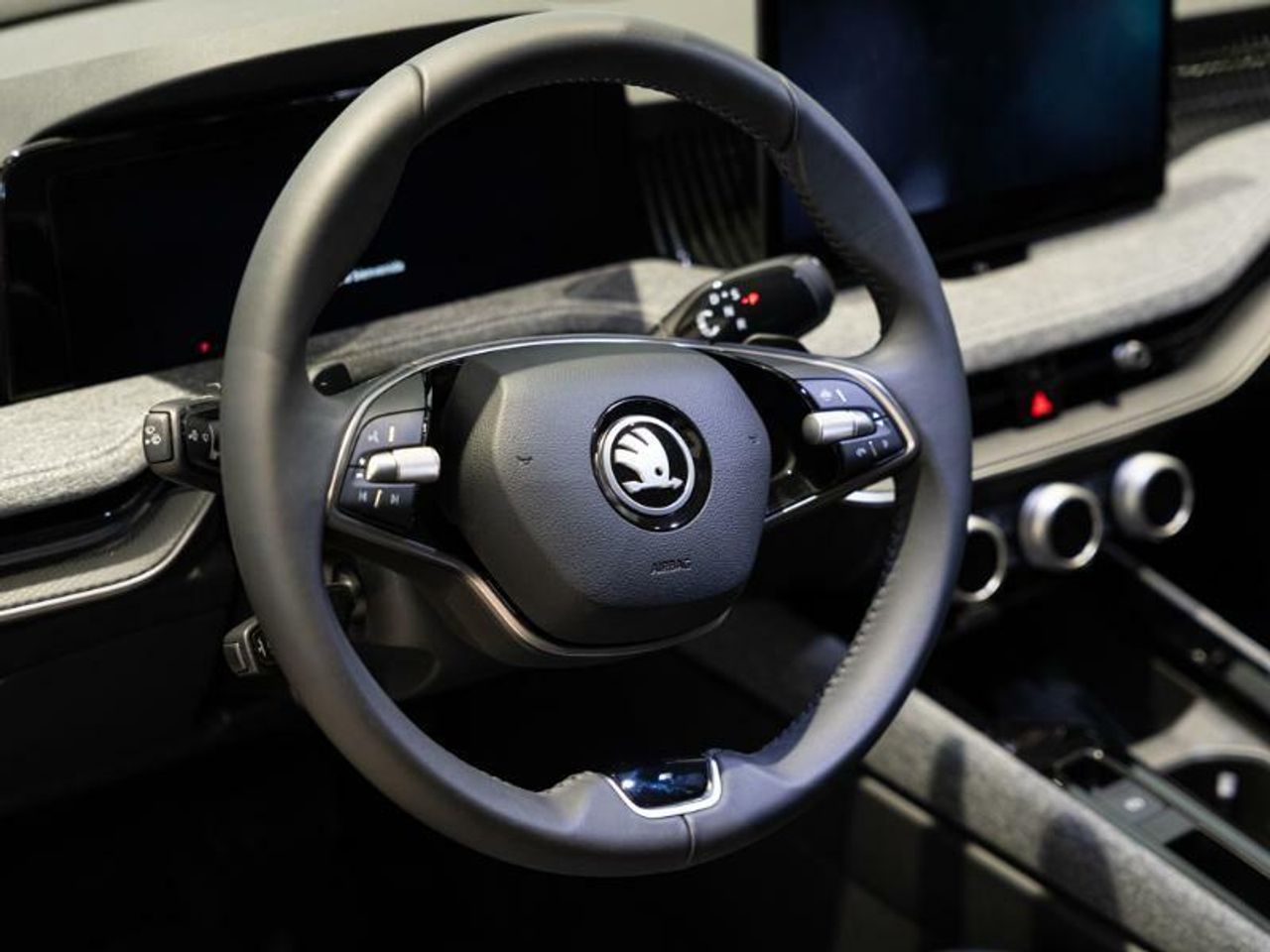 Skoda Superb COMBI 1.5 TSI M HEV 110KW DSG SELECTION - foto 9