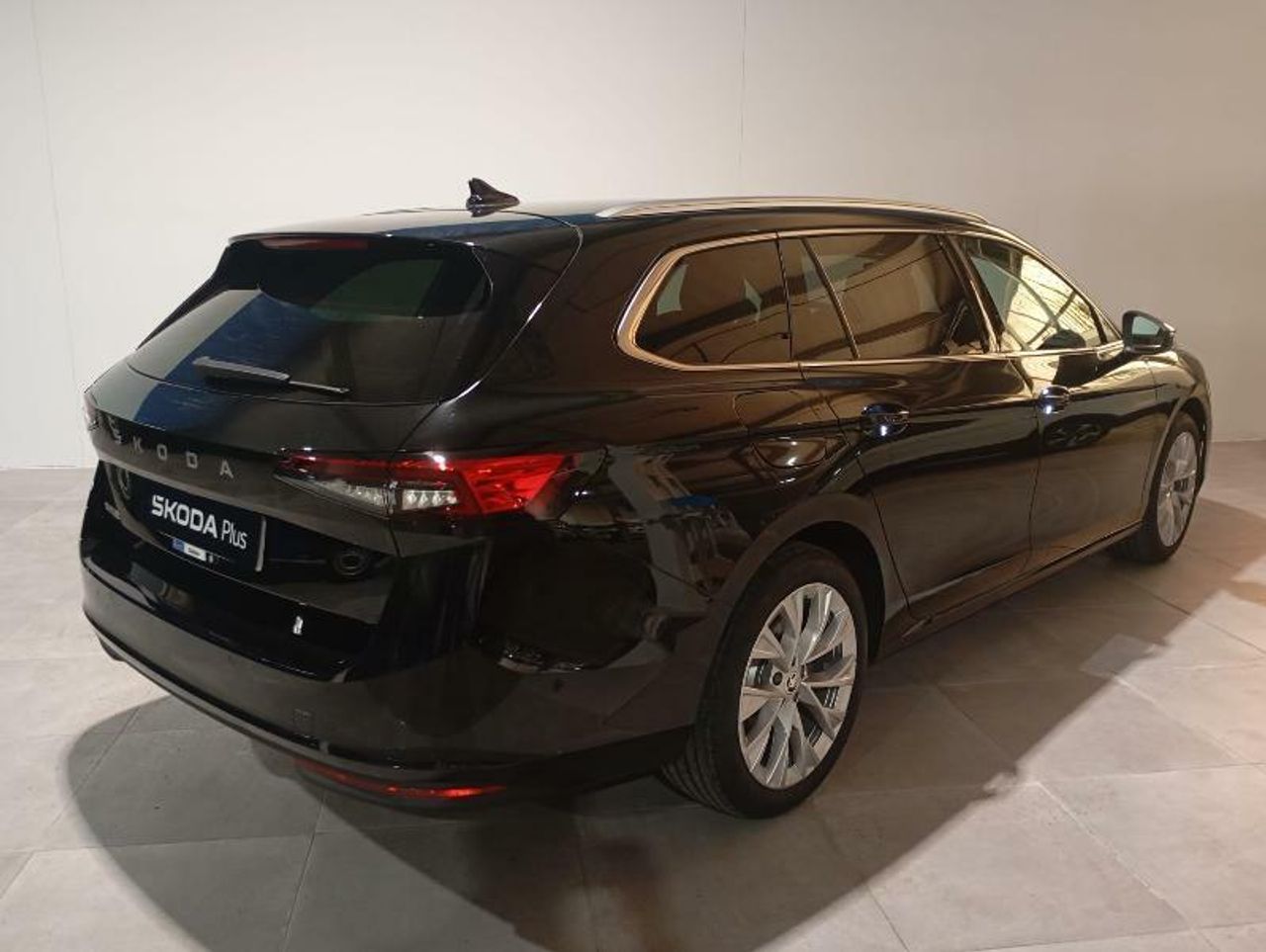 skoda superb 2024 / foto grande (3)