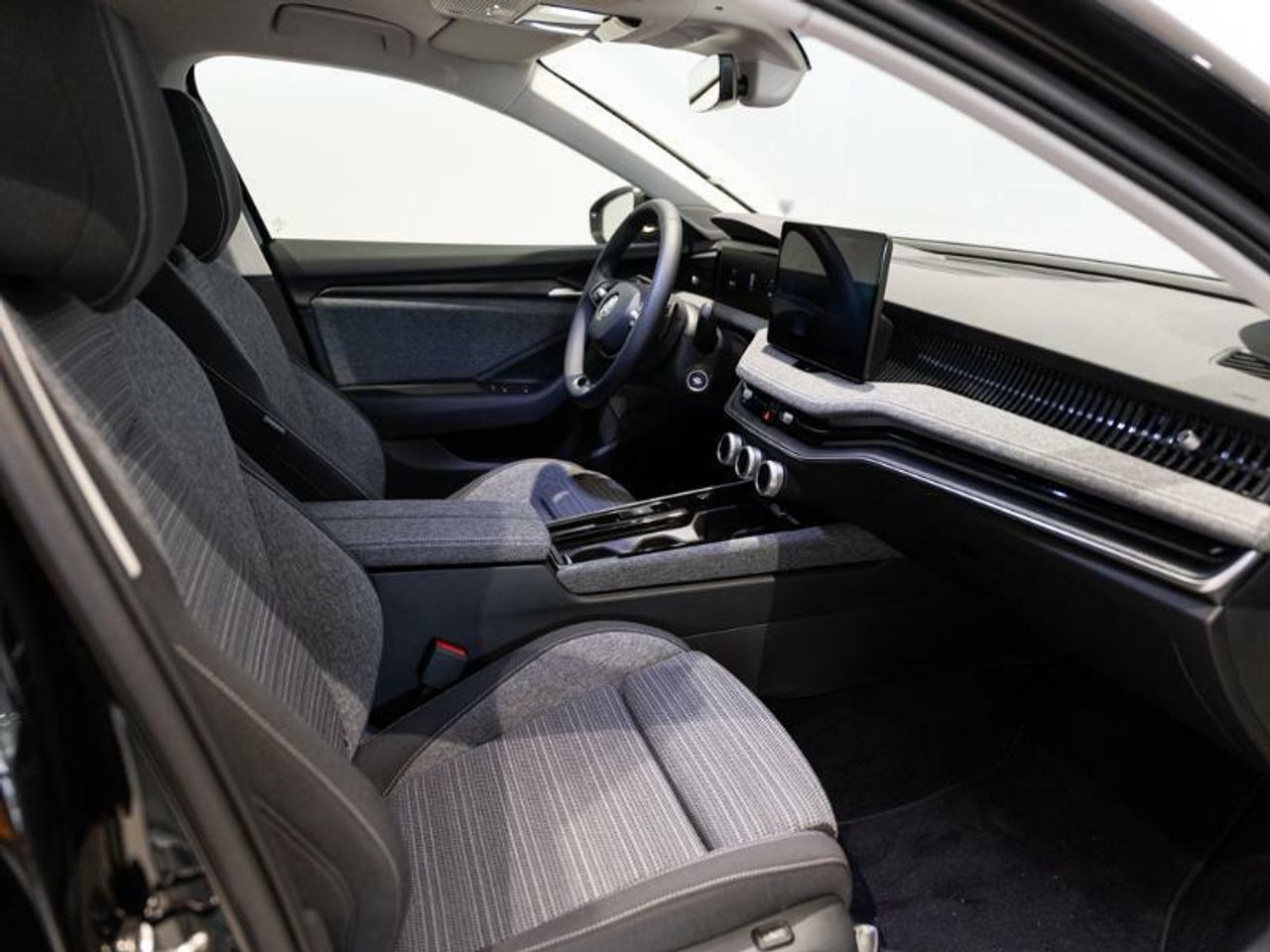 Skoda Superb COMBI 1.5 TSI M HEV 110KW DSG SELECTION - foto 5