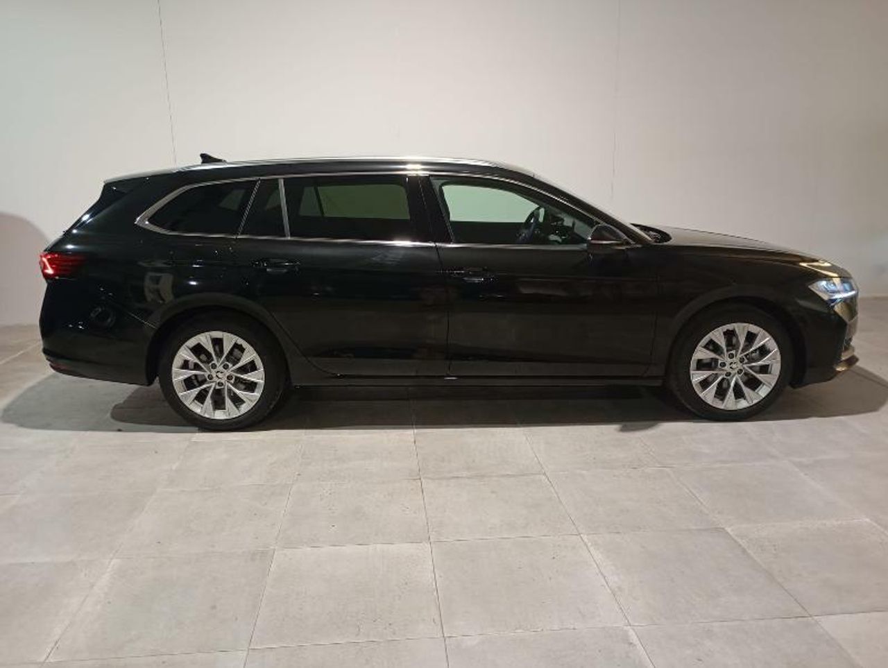 skoda superb 2024 / foto grande (2)