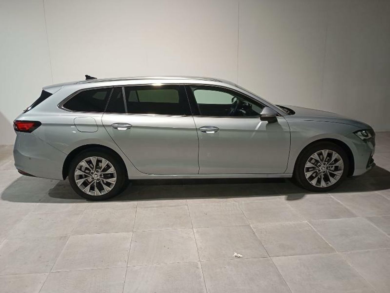 skoda superb 2024 / foto grande (2)