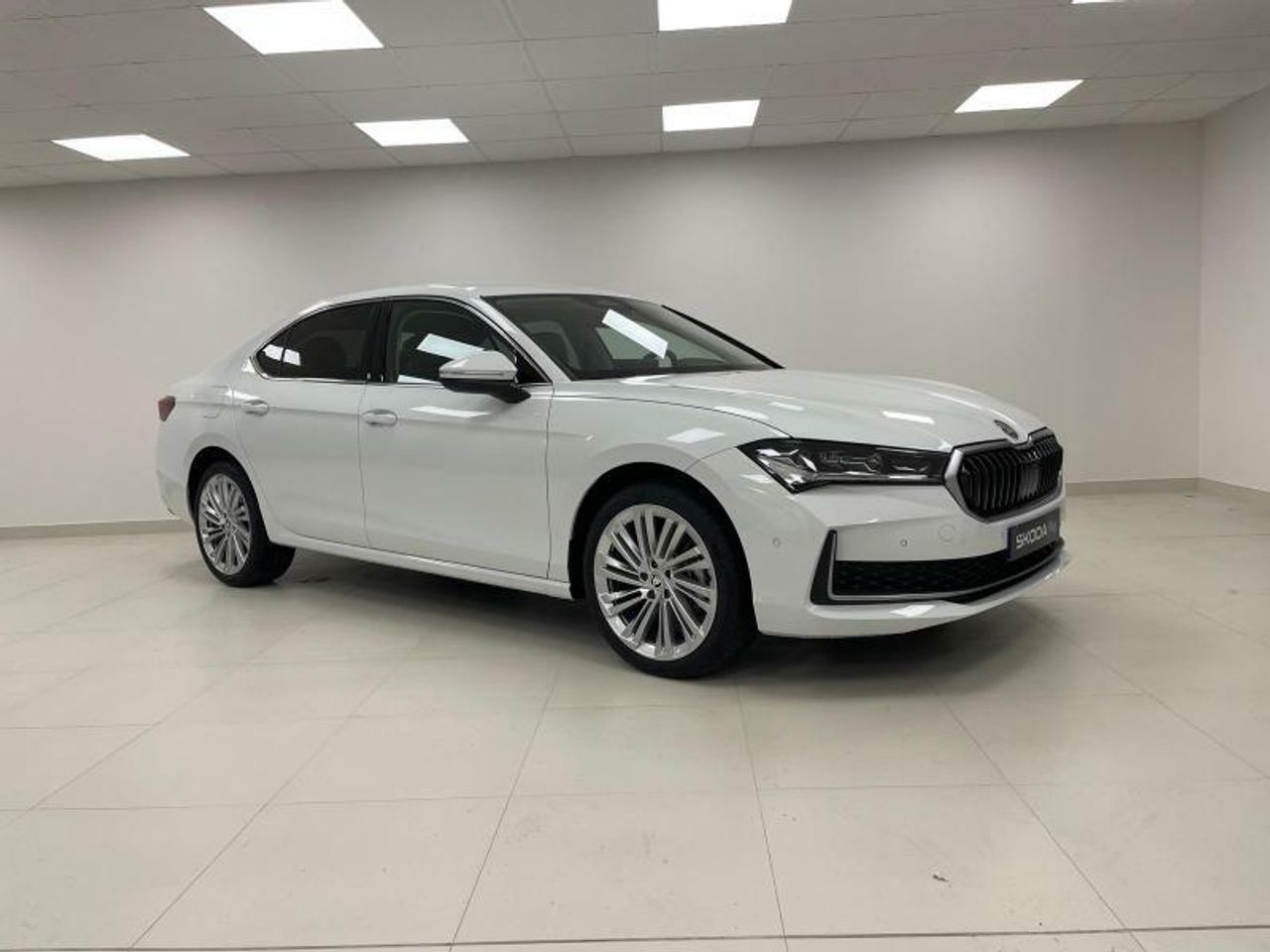 skoda superb 2024 / foto grande (1)