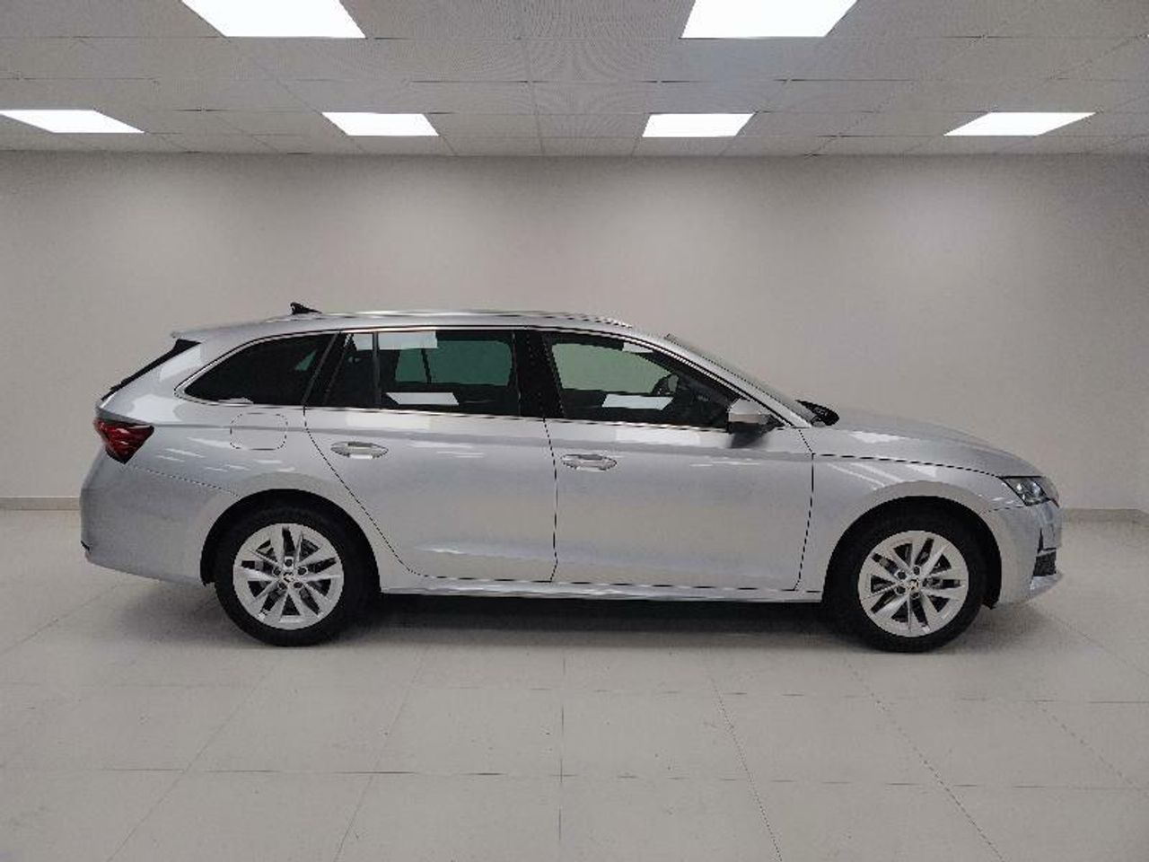skoda octavia 2024 / foto grande (3)