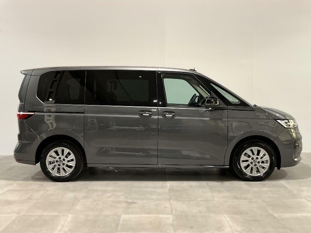 volkswagen multivan 2023 / foto grande (3)