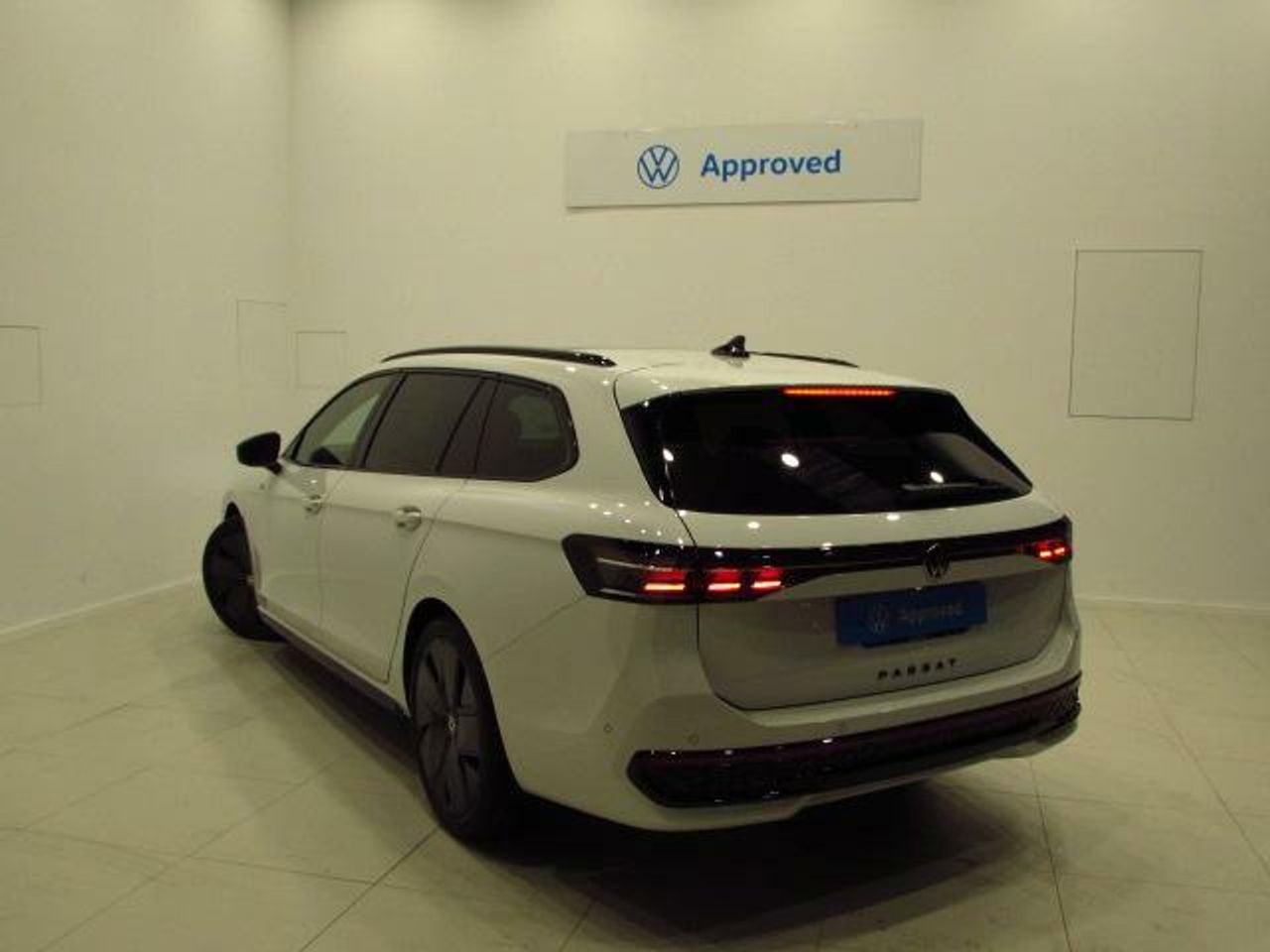 volkswagen passat 2024 / foto grande (2)