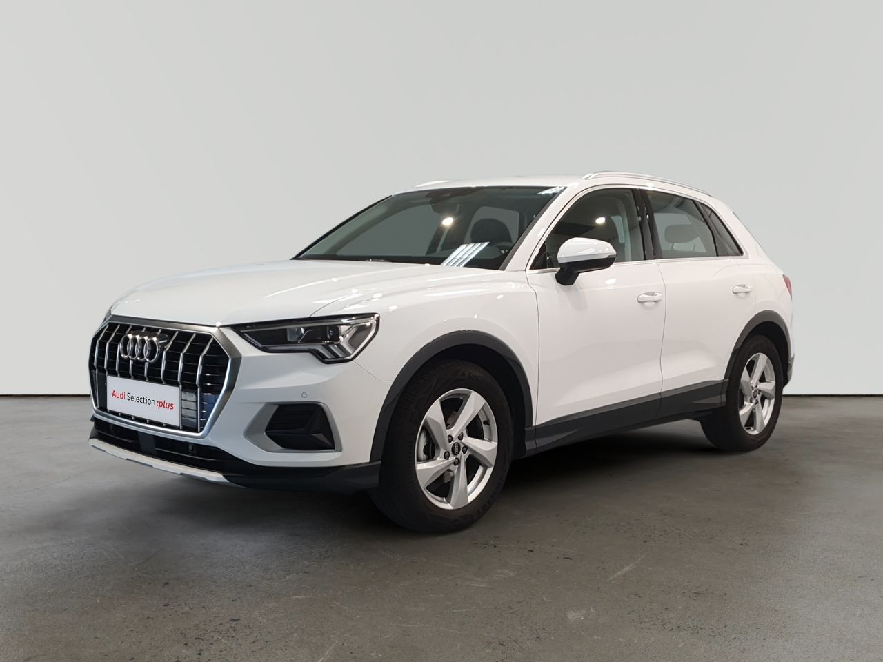 audi q3 2024 /