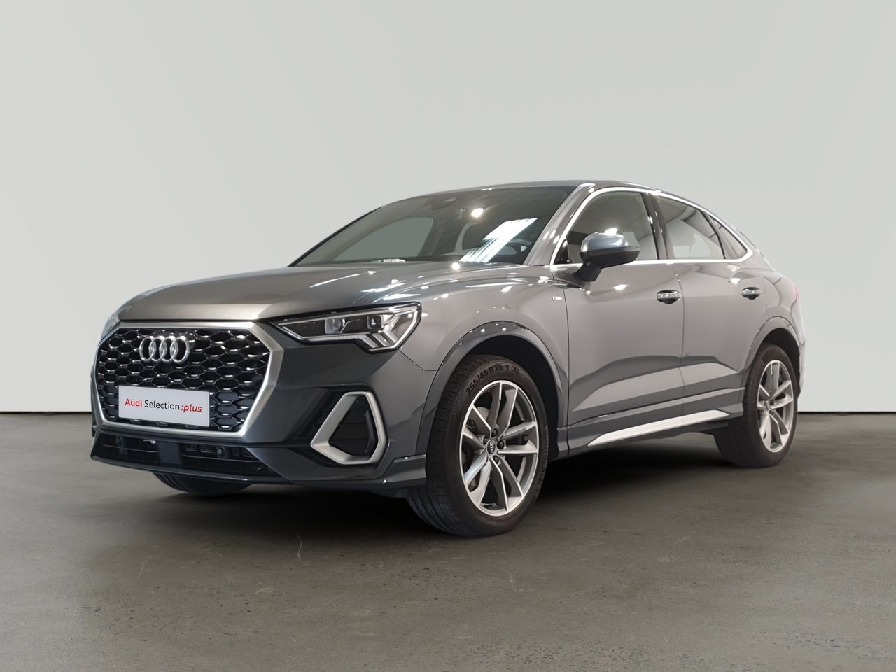 audi q3 2022 /