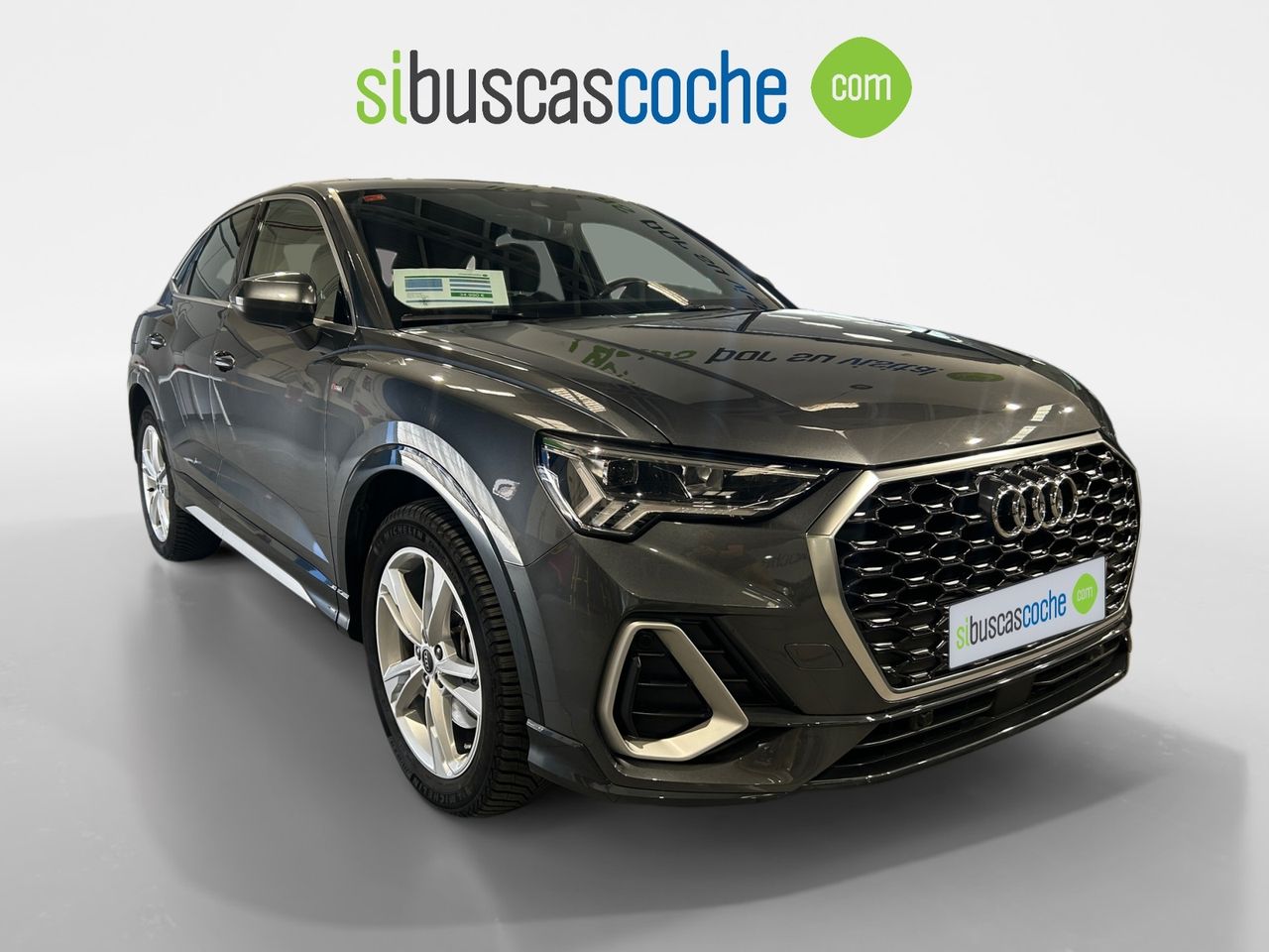 audi q3 2021 /