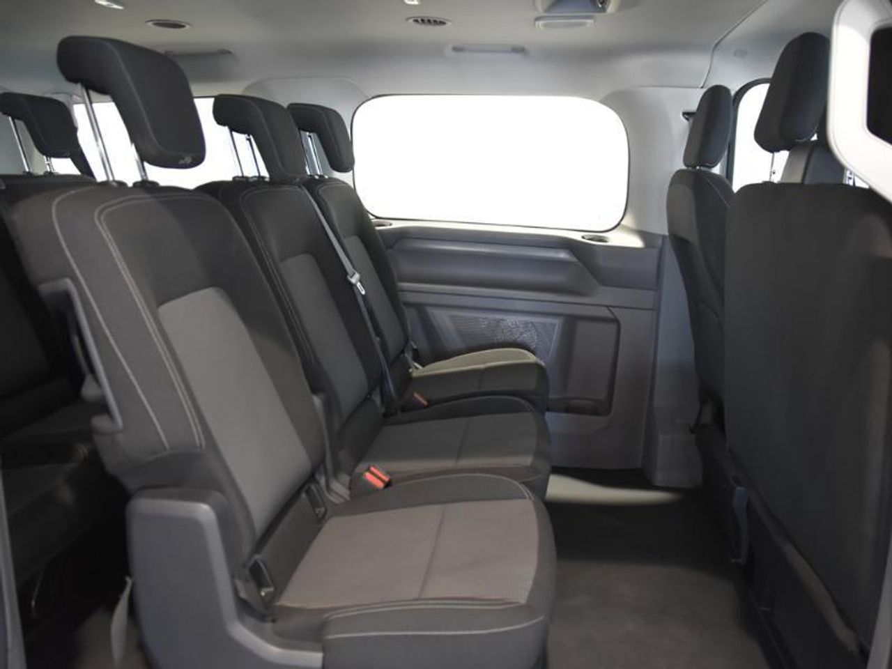 Volkswagen Caravelle CORTA 2.0 TDI 81 KW (110 CV) 6 VE - foto 6