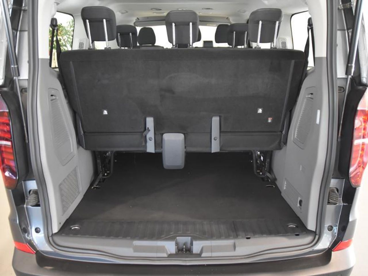 Volkswagen Caravelle CORTA 2.0 TDI 81 KW (110 CV) 6 VE - foto 7