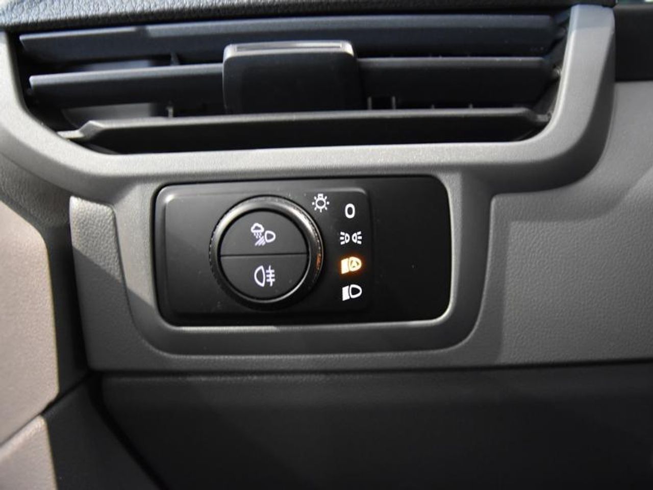 Volkswagen Caravelle CORTA 2.0 TDI 81 KW (110 CV) 6 VE - foto 17