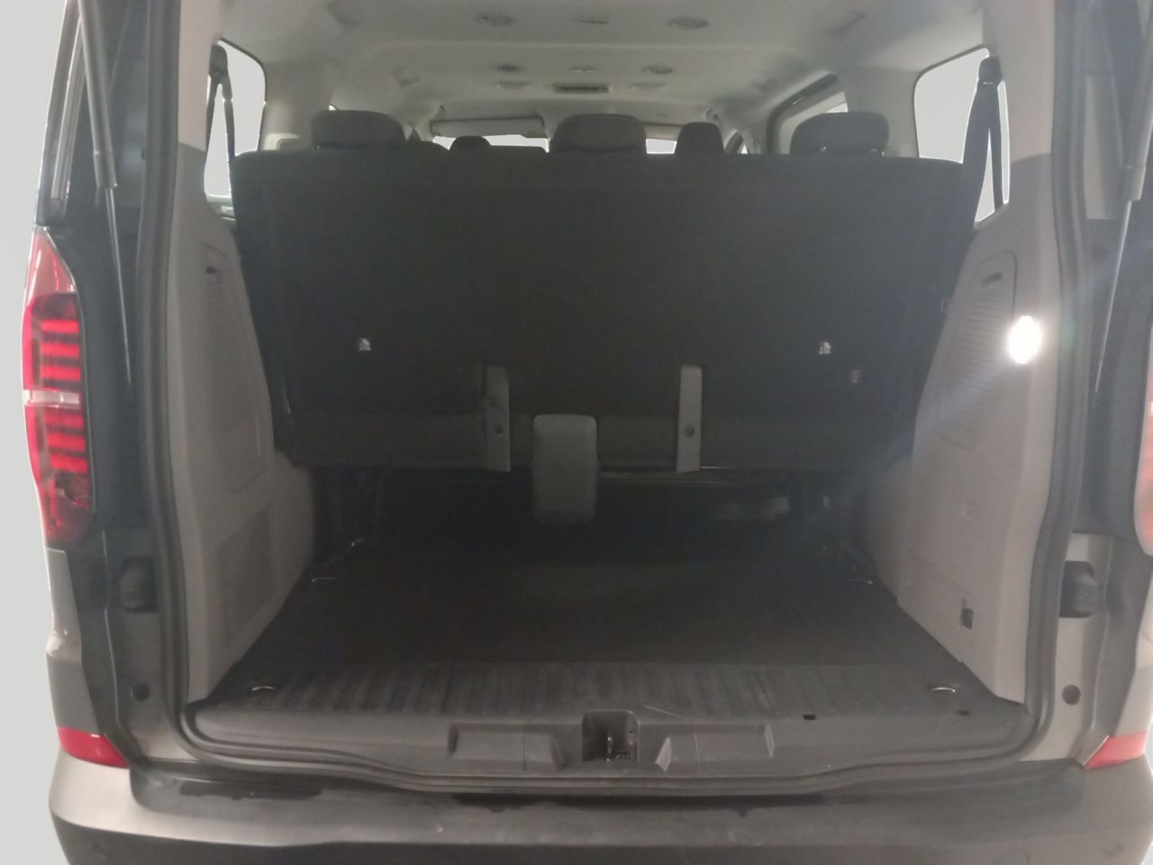 Volkswagen Caravelle CORTA 2.0 TDI 81 KW (110 CV) 6 VE - foto 7