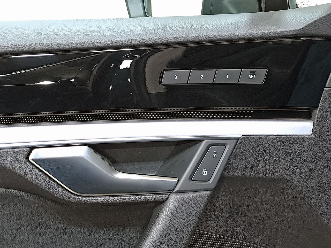 Volkswagen Touareg eHybrid Eleg 3.0 V6 TSI 280kW Tip 4M - foto 14