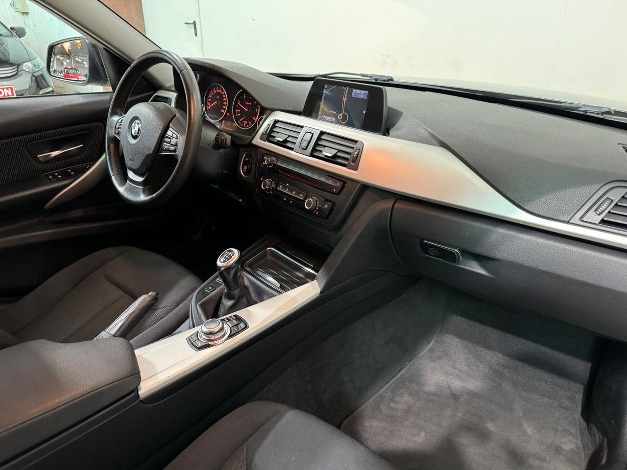 BMW Serie 3 318d Touring - foto 4