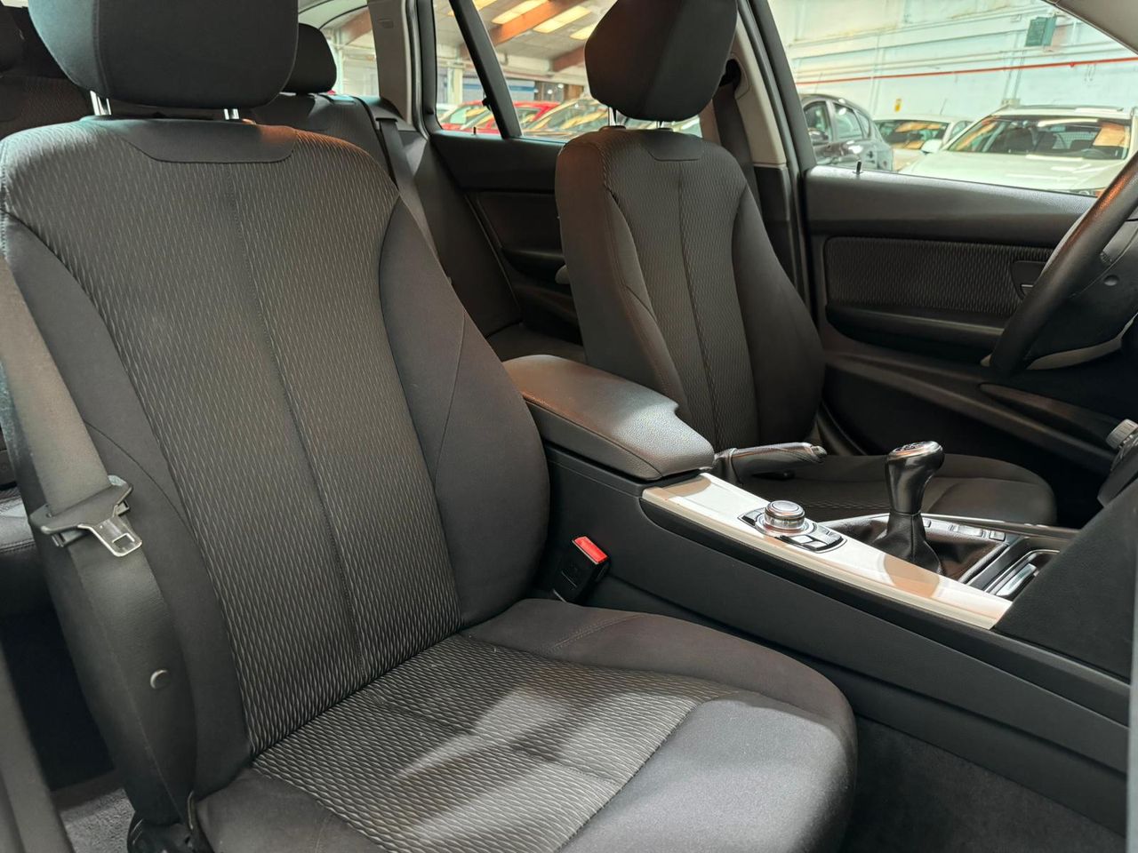 BMW Serie 3 318d Touring - foto 6