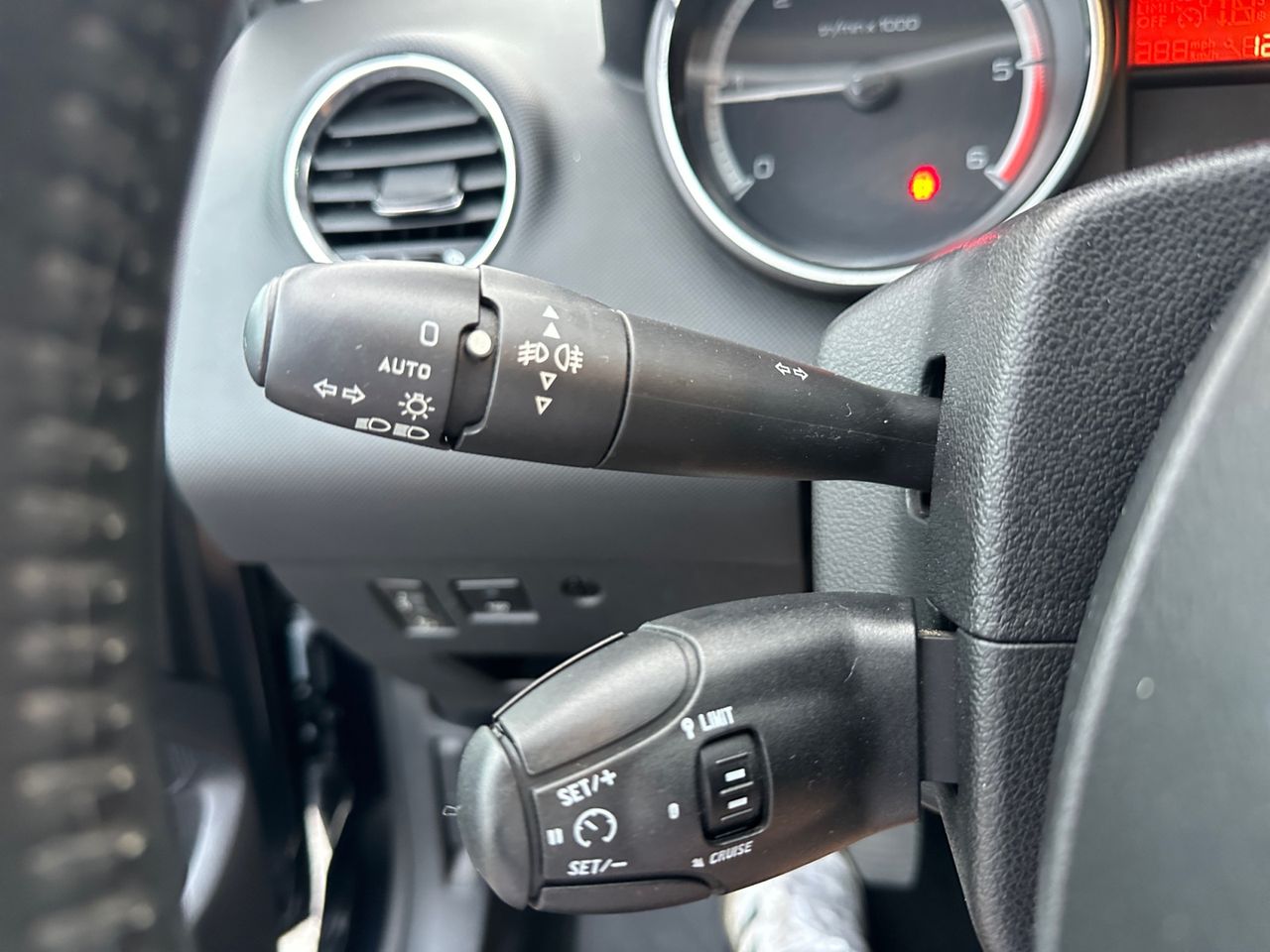 Peugeot 308 SW Active 1.6 e-HDI 115 FAP - foto 13