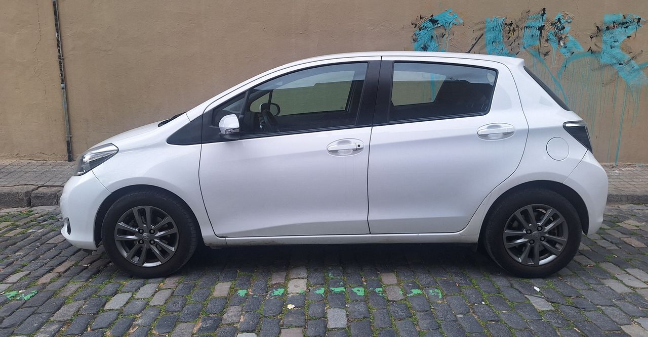 toyota yaris 2014 / foto grande (2)