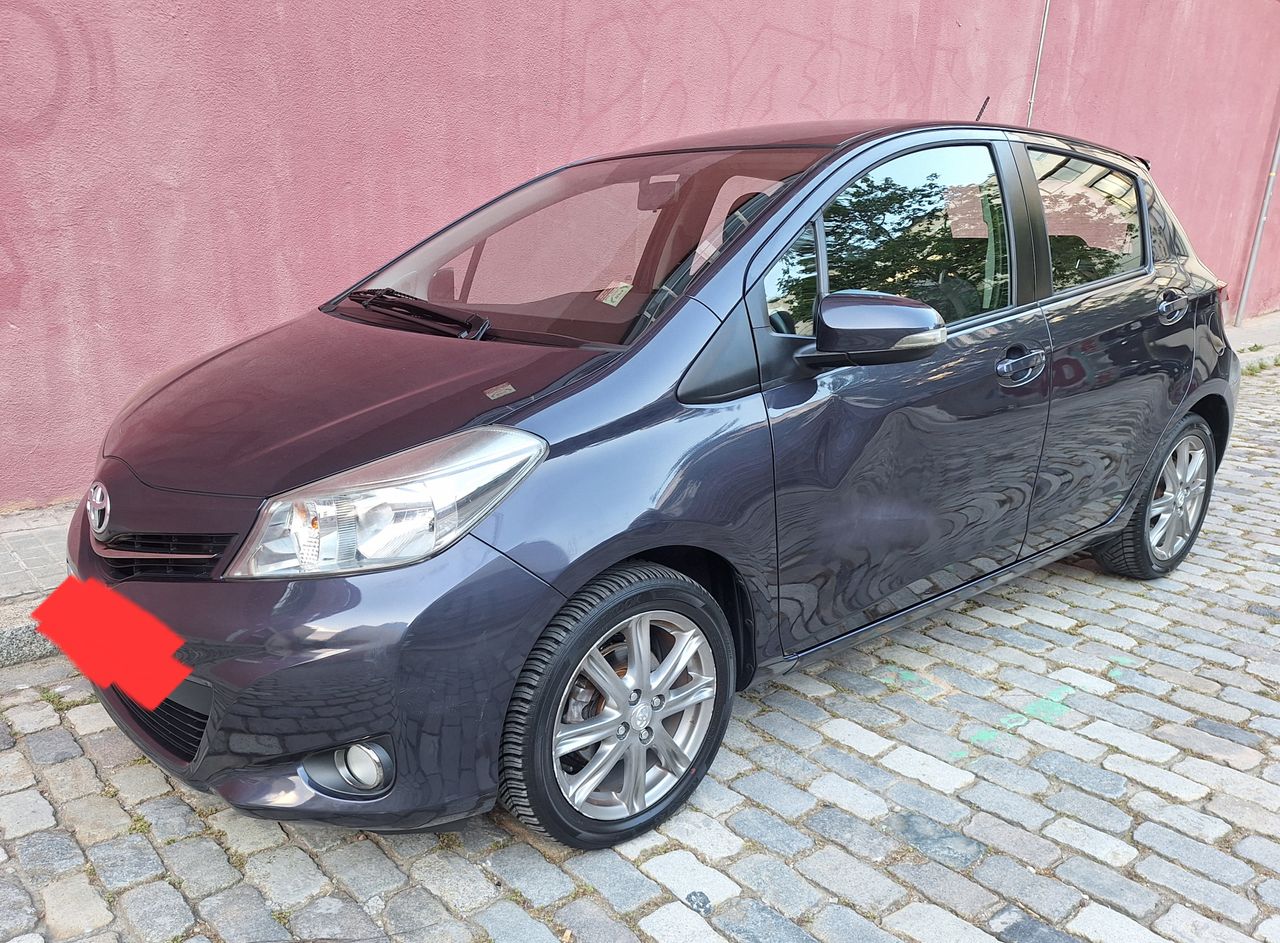 Foto toyota yaris 2012 /