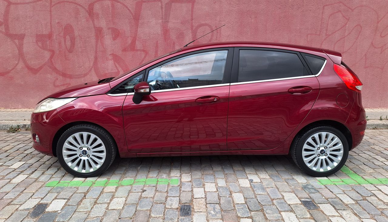 ford fiesta 2010 / foto grande (2)
