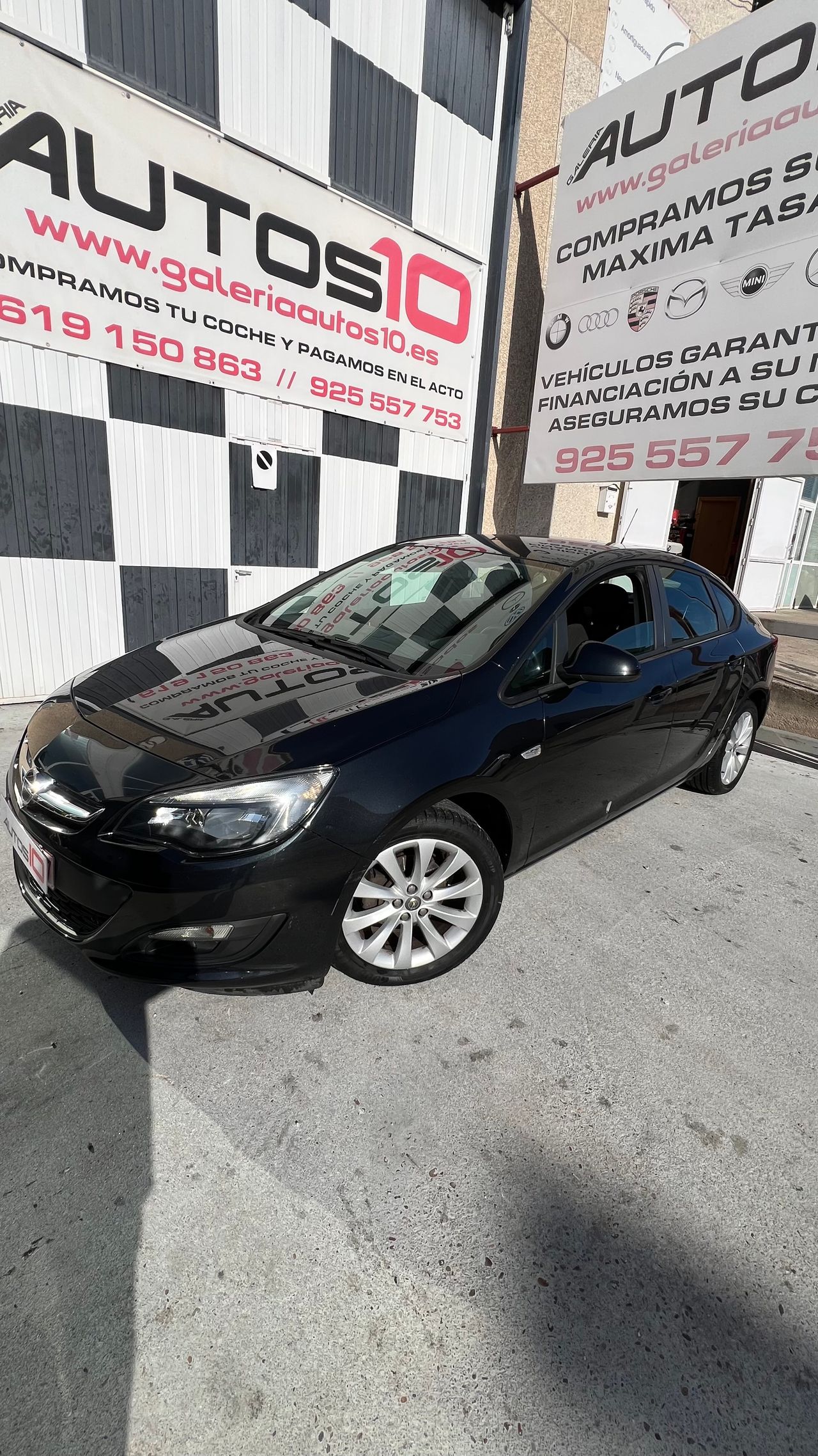 Opel astra valdemoro exposicion  de segunda mano - opel astra sports tourer  2015 /