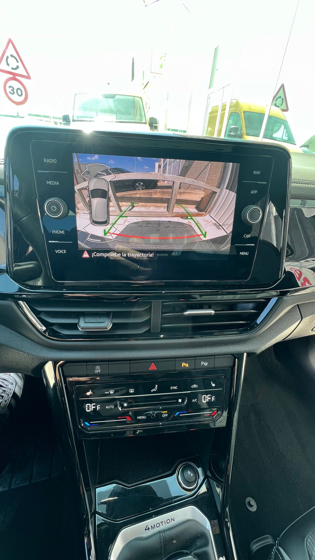 Volkswagen T-Roc RLine 2.0 TDI DSG 4x4 - Foto 21