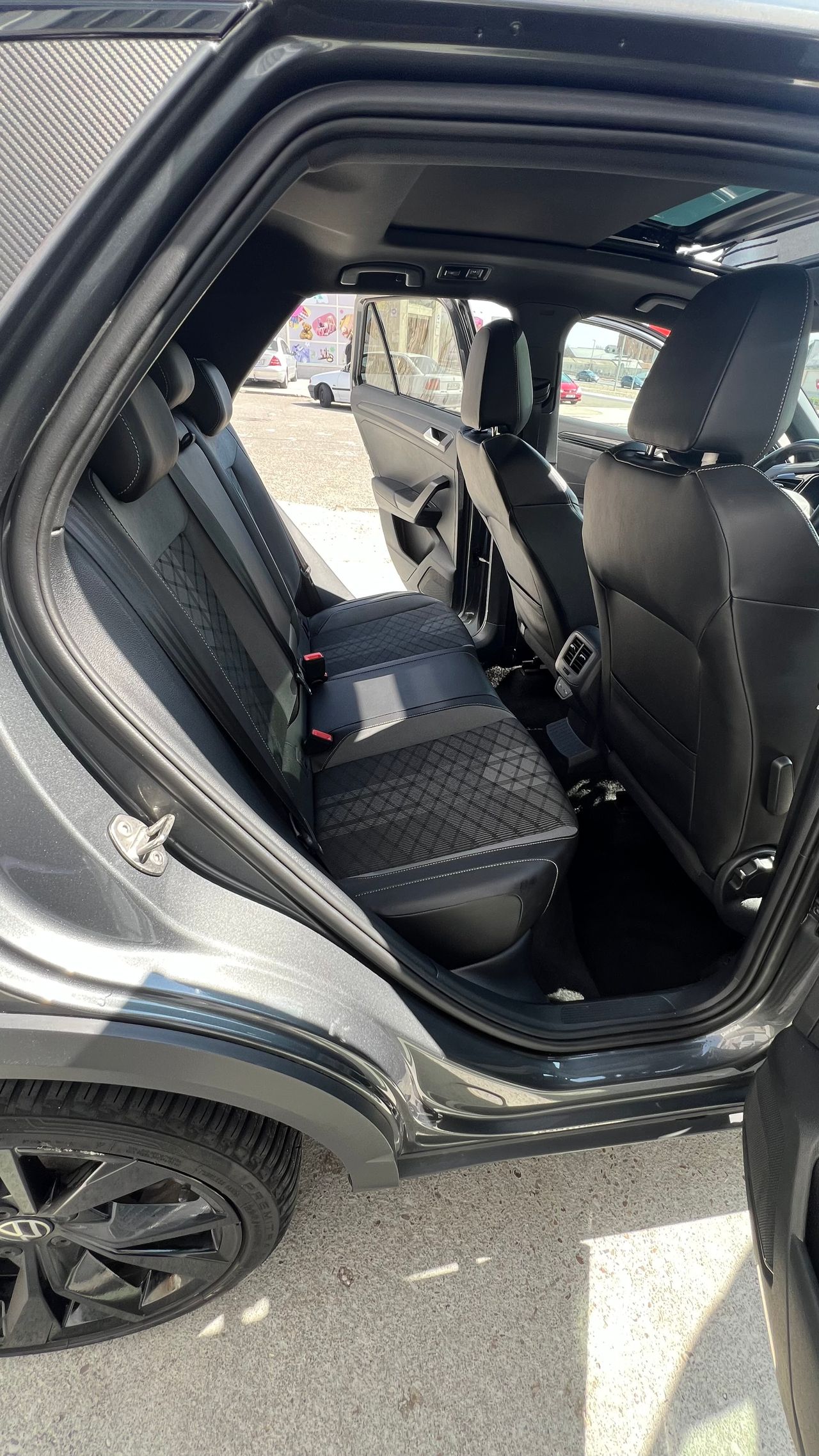 Volkswagen T-Roc RLine 2.0 TDI DSG 4x4 - Foto 9