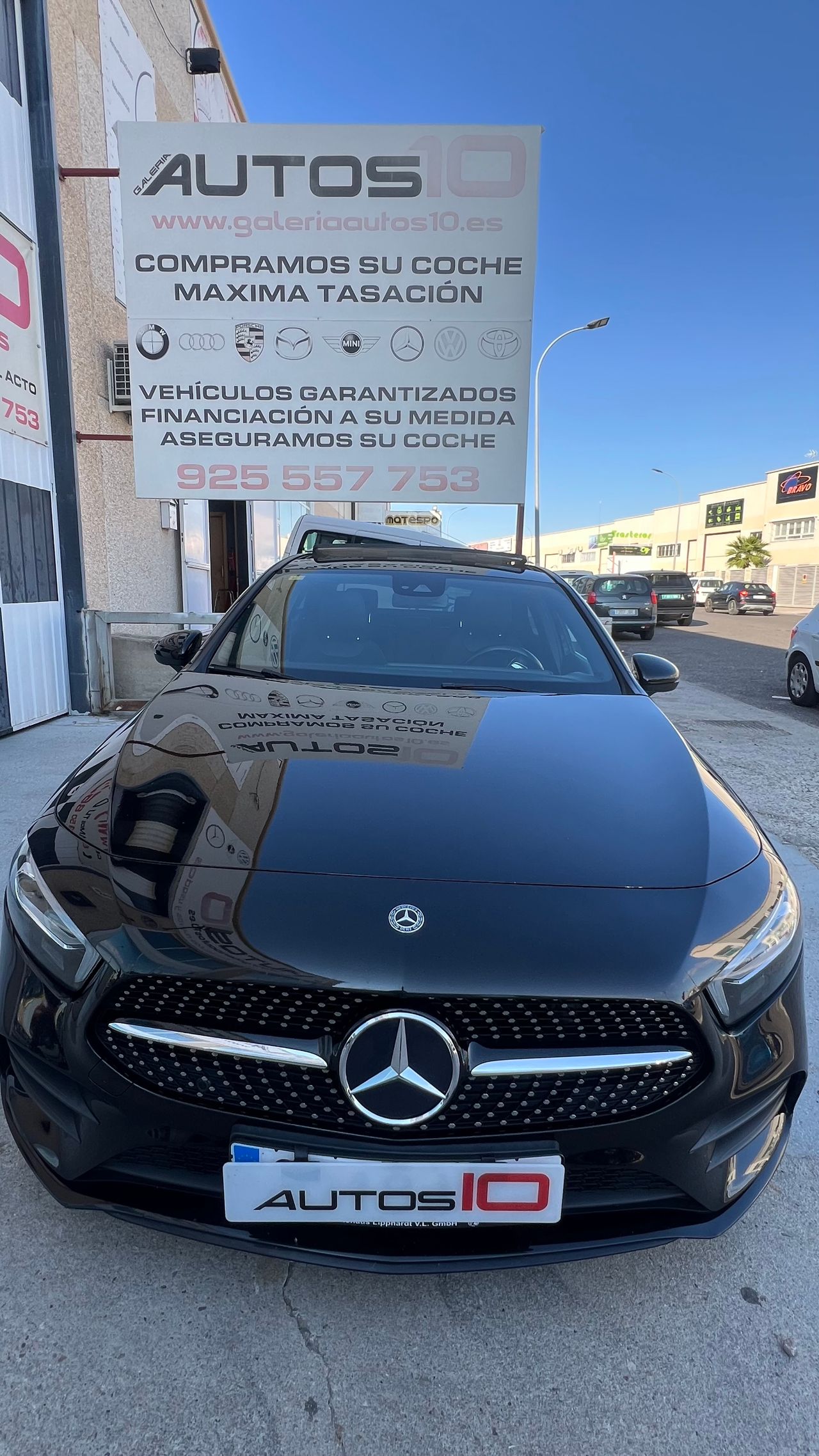 Mercedes Clase A 180 d CAMBIO AUTOMATICO PACK AMG - Foto 4