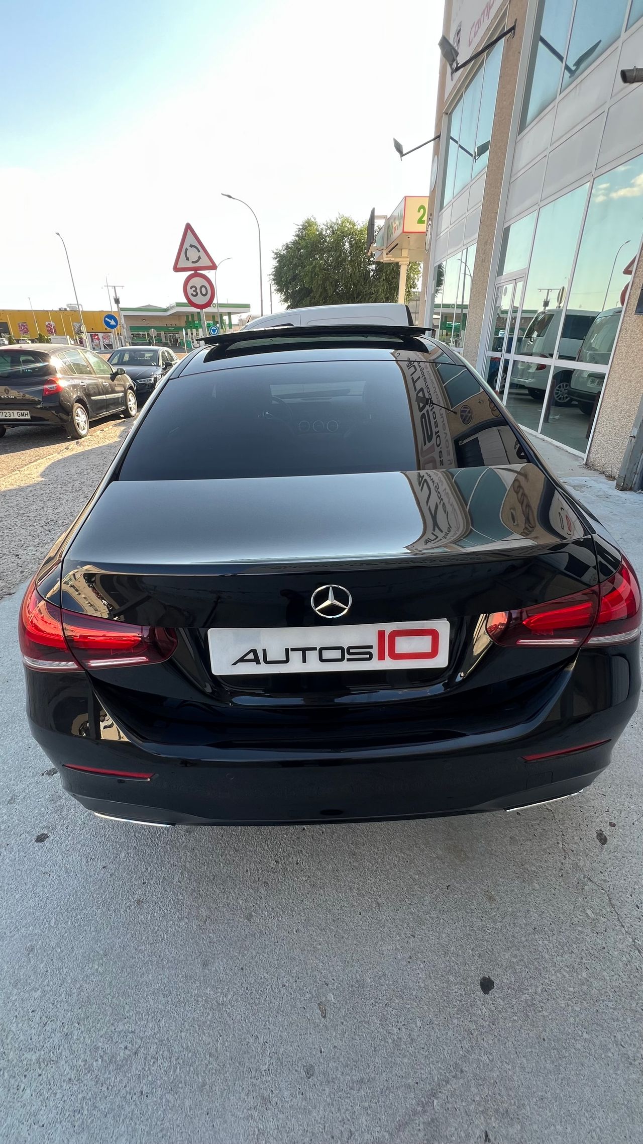 Mercedes Clase A 180 d CAMBIO AUTOMATICO PACK AMG - Foto 7