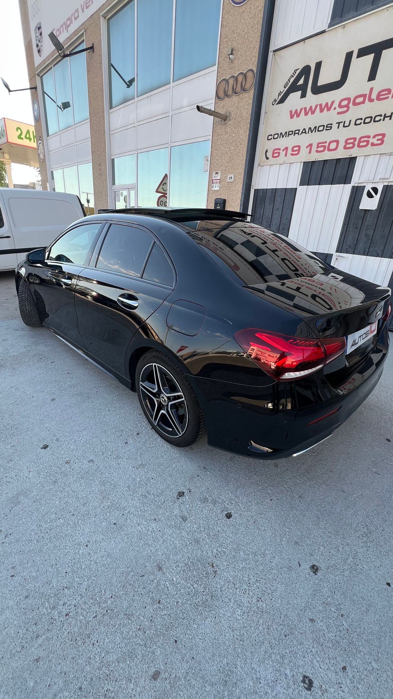 Mercedes Clase A 180 d CAMBIO AUTOMATICO PACK AMG - Foto 6