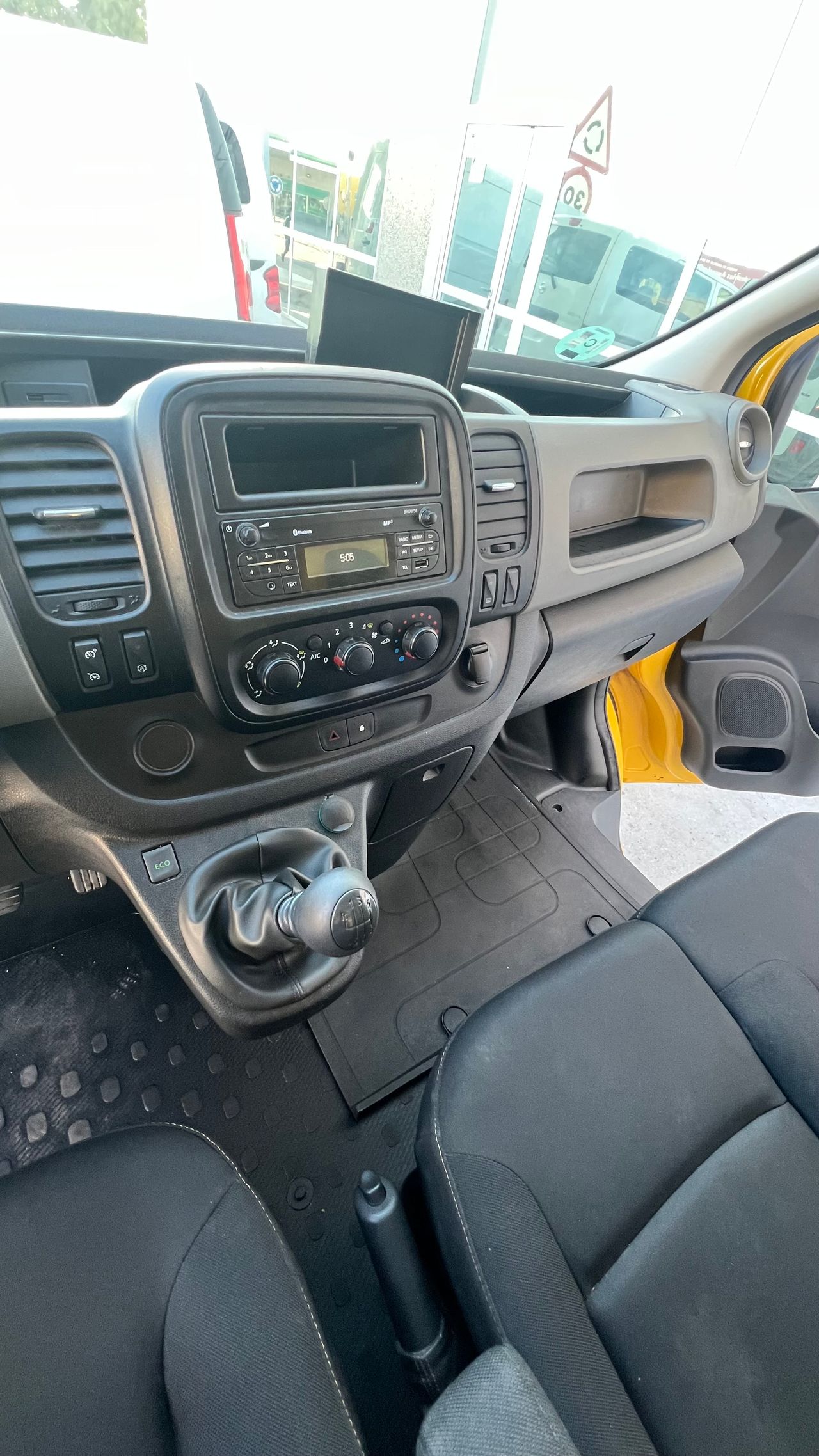 Renault Trafic 95cv - Foto 13