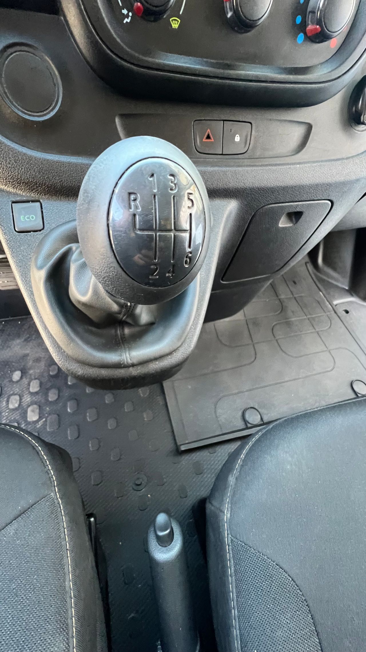 Renault Trafic 95cv - Foto 15