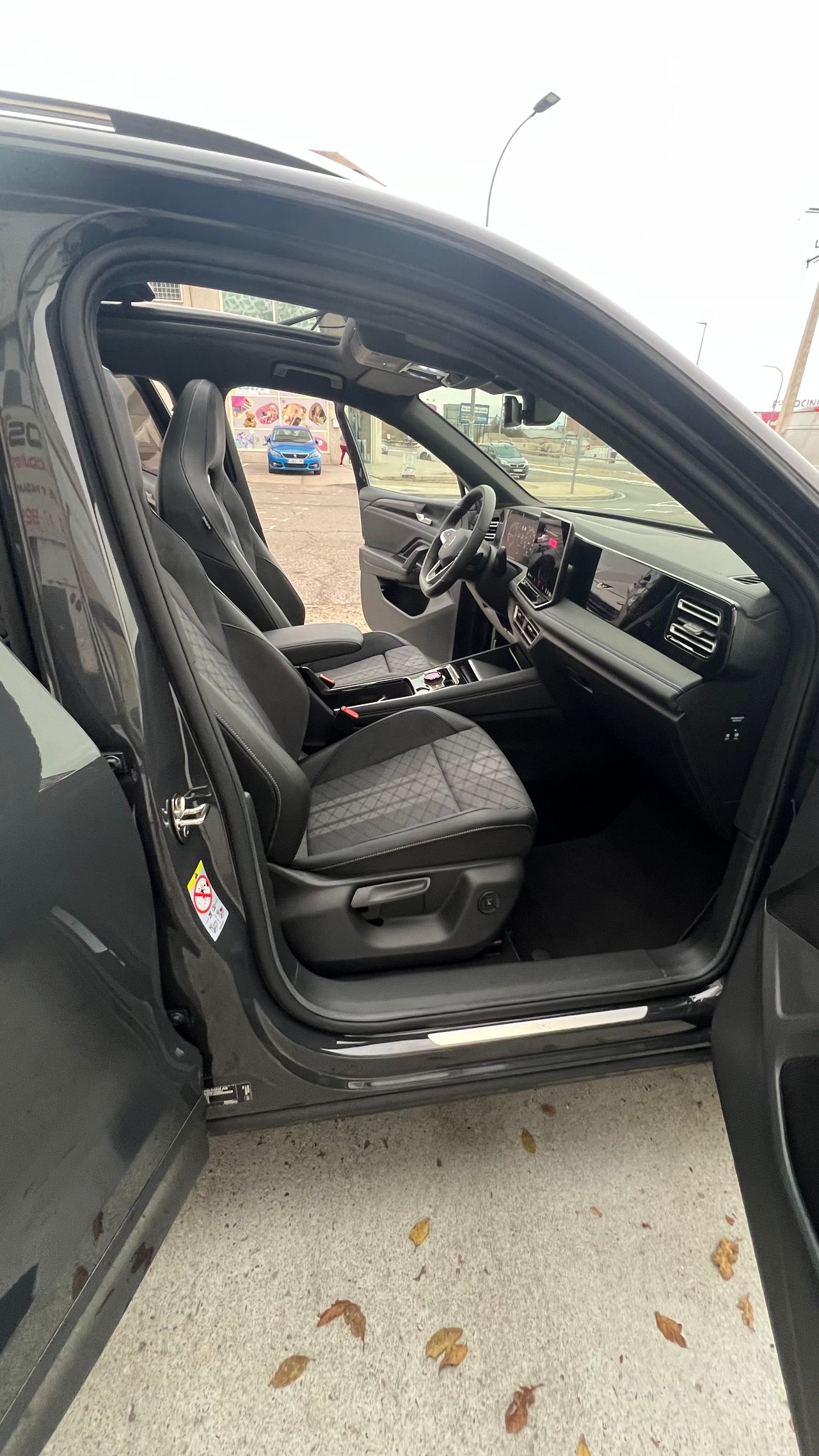 Volkswagen Tiguan RLine 2.0 TDI DSG 4Motion - Foto 13