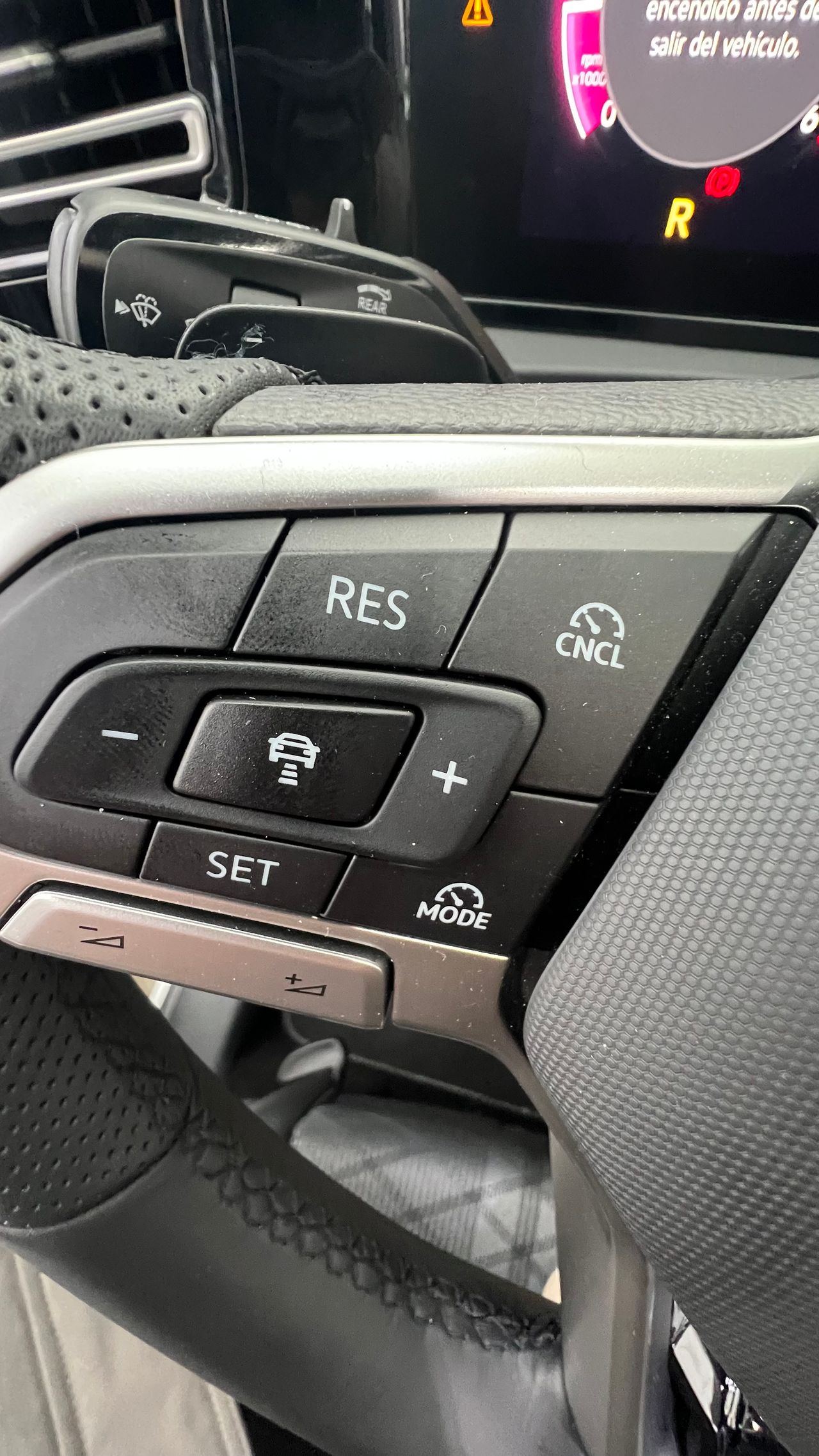 Volkswagen Tiguan RLine 2.0 TDI DSG 4Motion - Foto 24