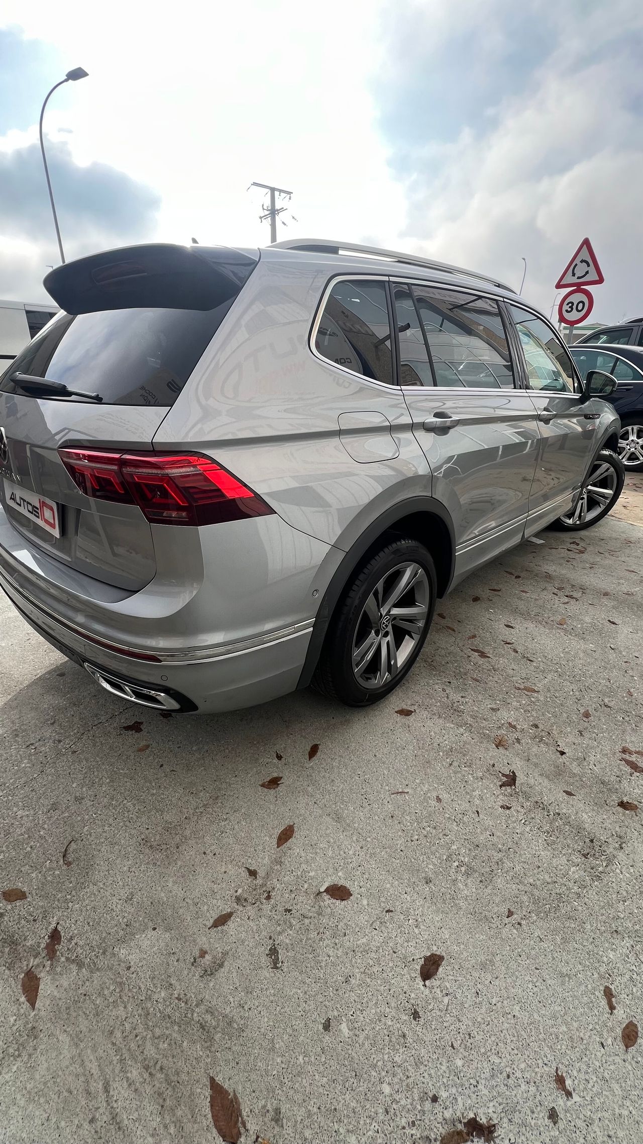 Volkswagen Tiguan R LINE 150CV 7 PLAZAS - Foto 8