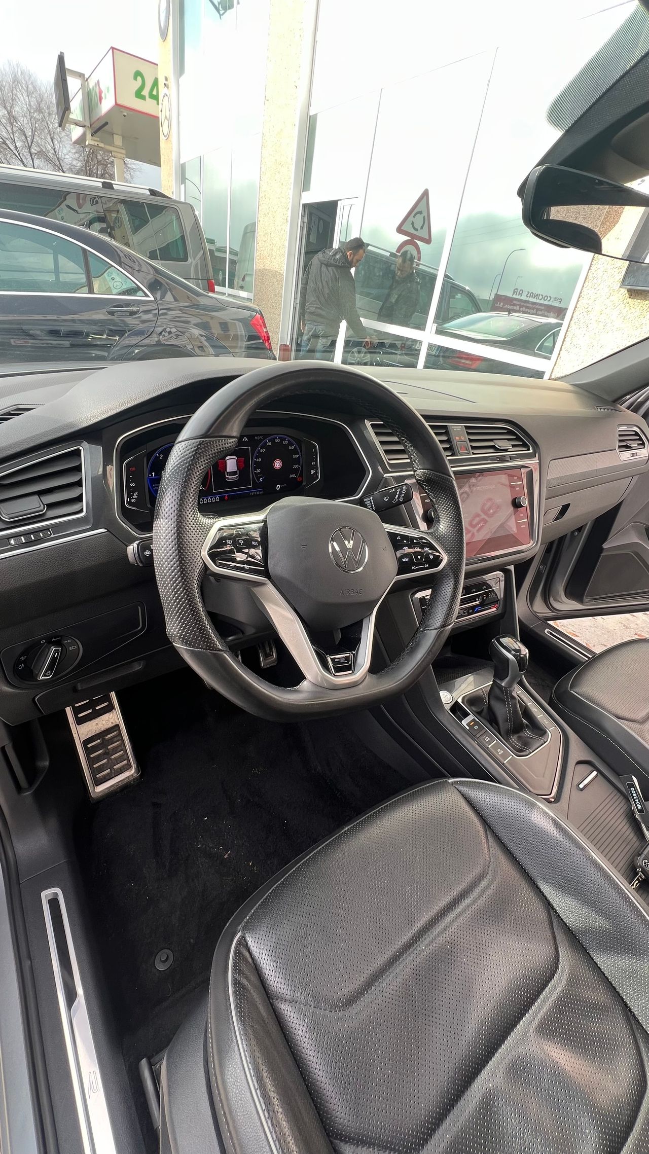 Volkswagen Tiguan R LINE 150CV 7 PLAZAS - Foto 24