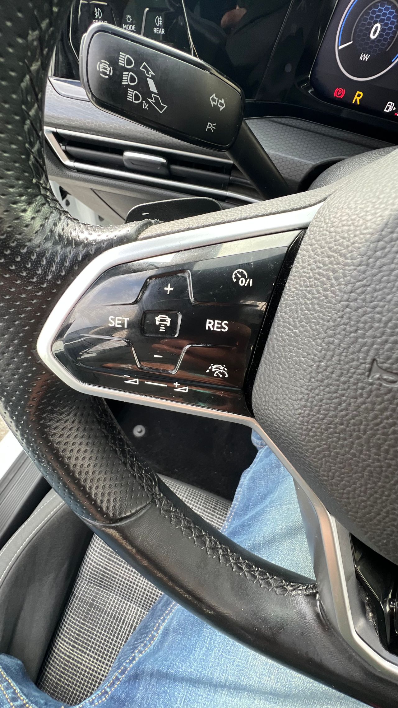 Volkswagen Golf GTD - Foto 21