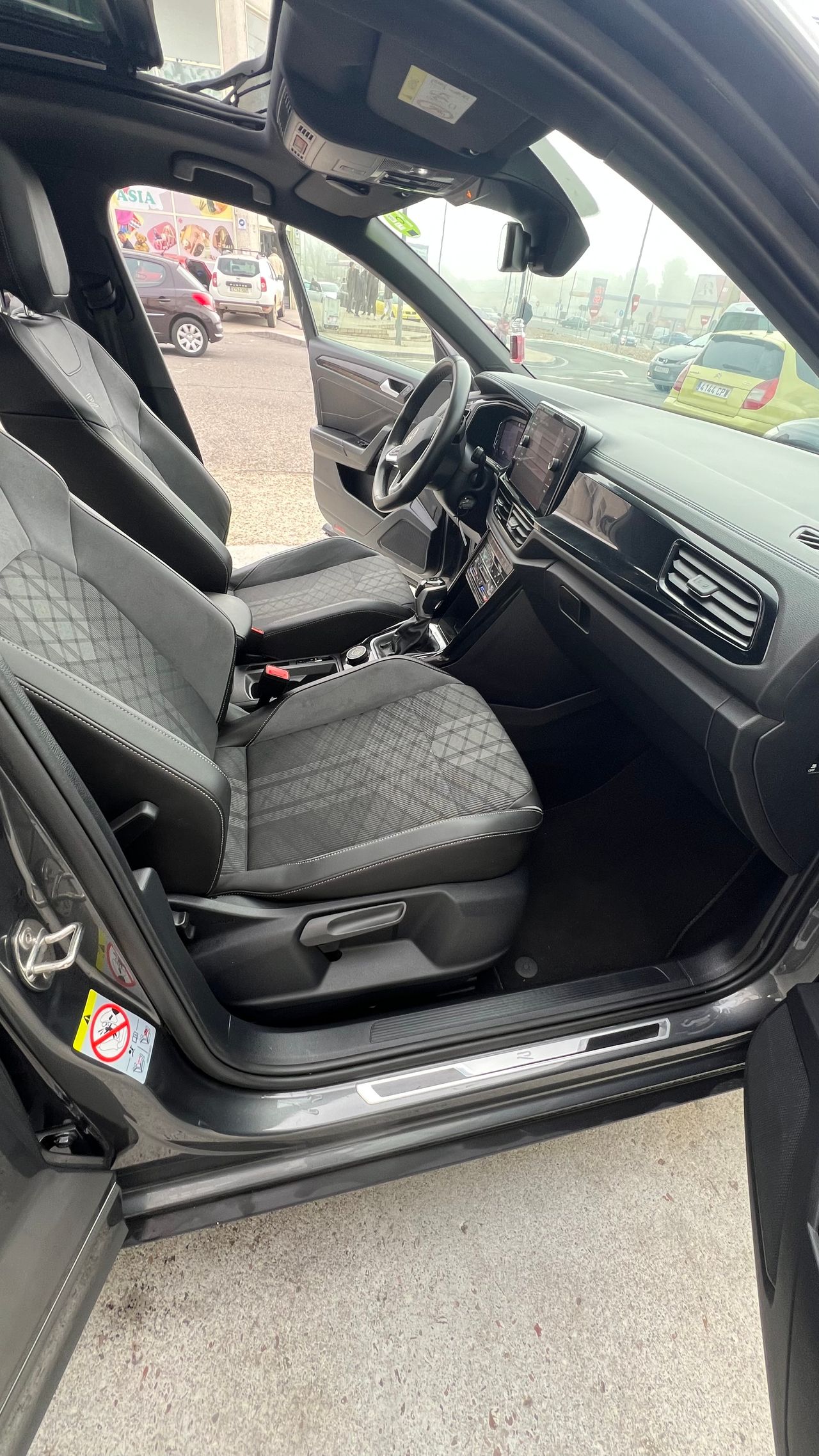 Volkswagen T-Roc RLine 2.0 TDI DSG 4x4 - Foto 13