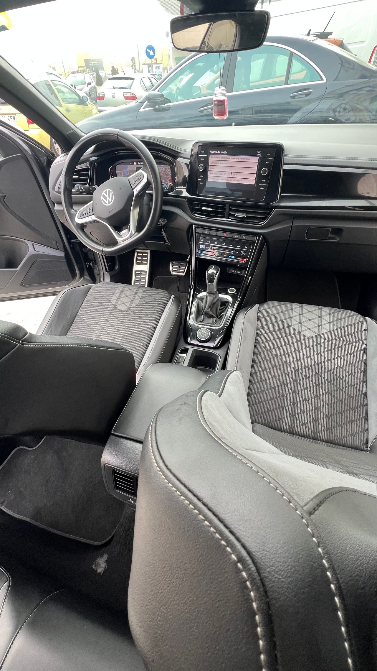 Volkswagen T-Roc RLine 2.0 TDI DSG 4x4 - Foto 12