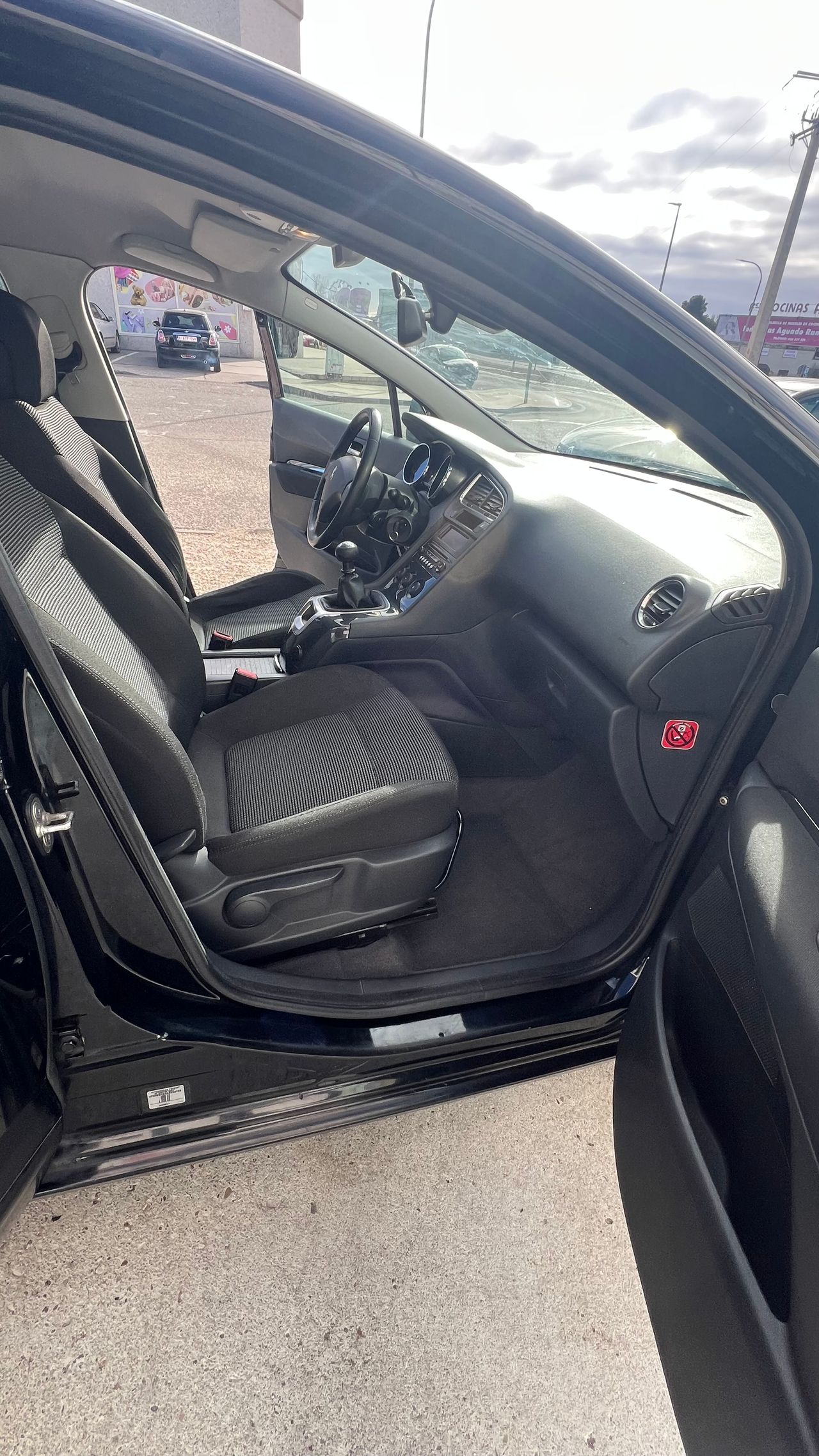 Peugeot 5008 1.6 HDI 112 FAP 7 plazas - Foto 13