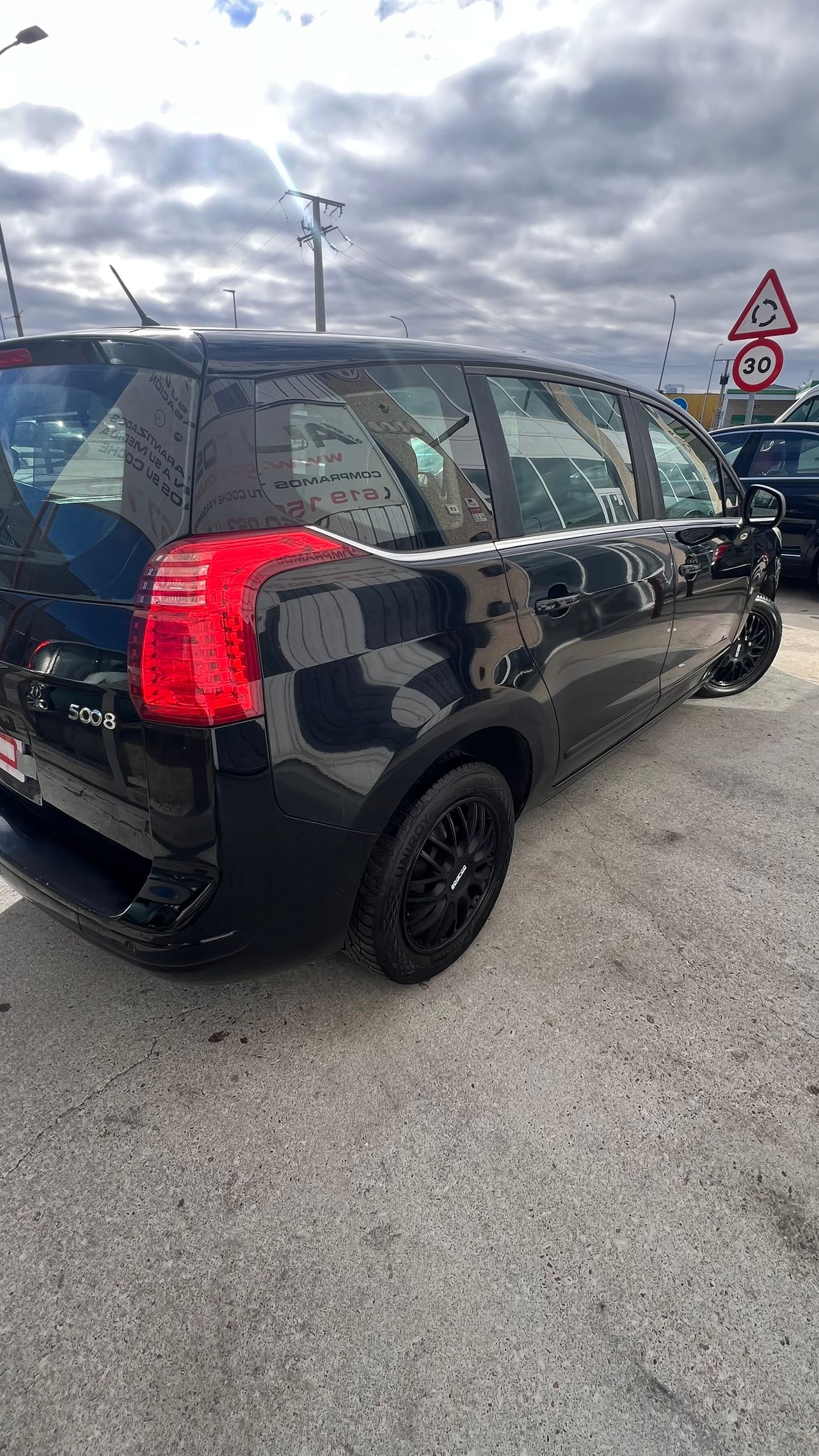 Peugeot 5008 1.6 HDI 112 FAP 7 plazas - Foto 8