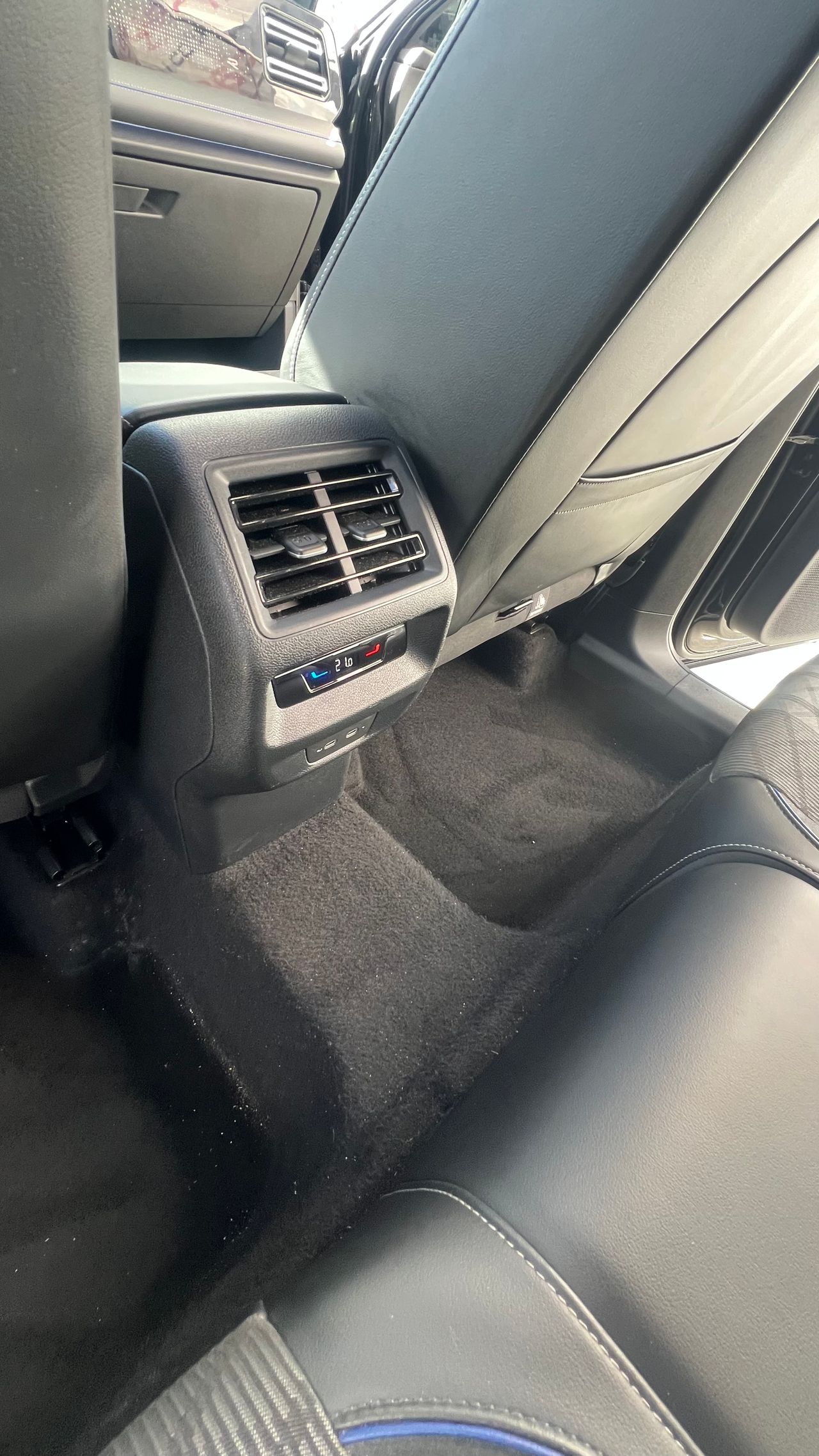 Volkswagen Tiguan RLine 2.0 TDI DSG 4Motion0 193cv - Foto 16