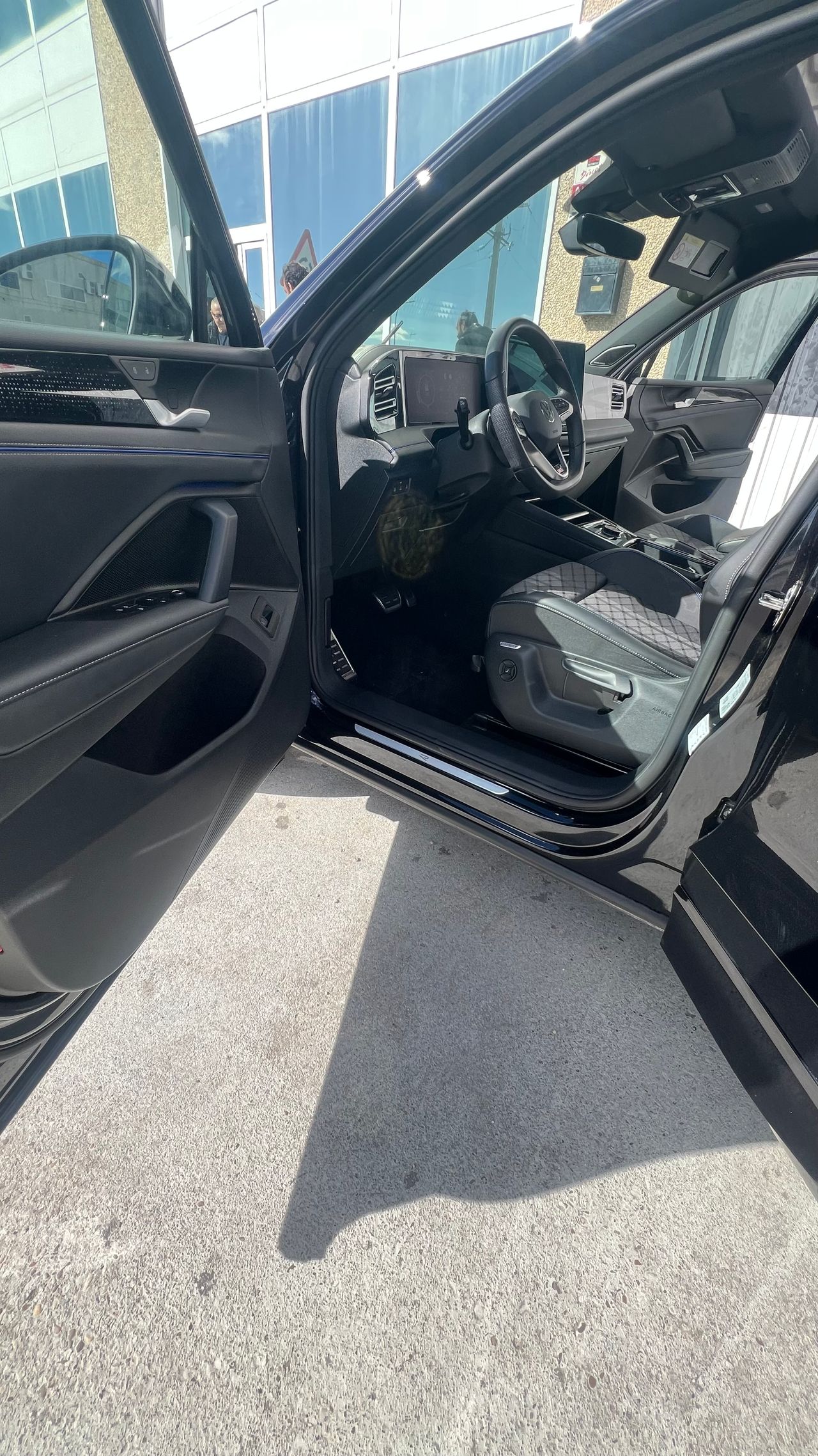 Volkswagen Tiguan RLine 2.0 TDI DSG 4Motion0 193cv - Foto 17