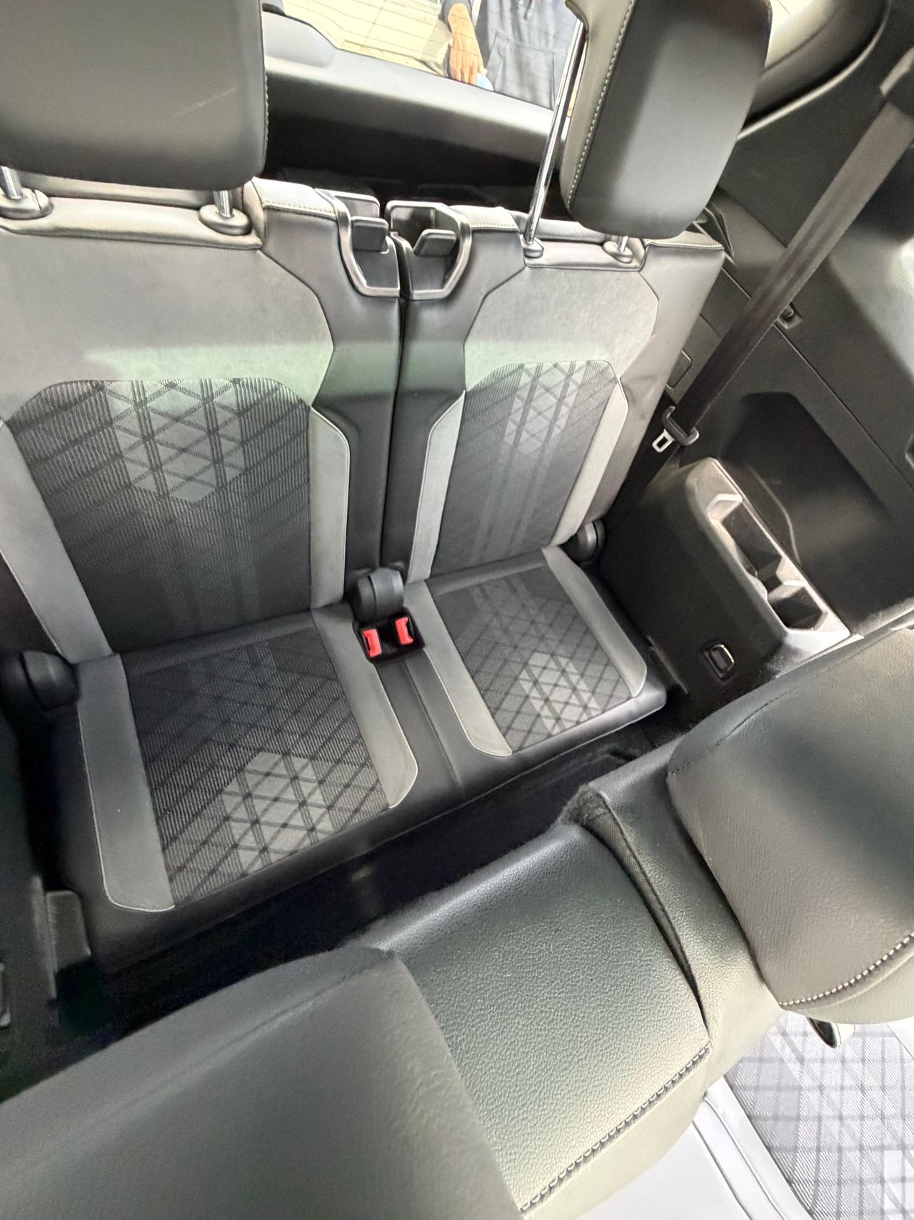 Volkswagen Tiguan 2.0 tdi 150 cv r line 7 plazas - Foto 22